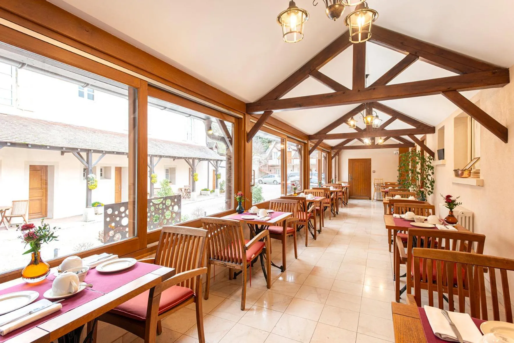 Restaurant/places to eat in Logis Hôtel Belle Epoque