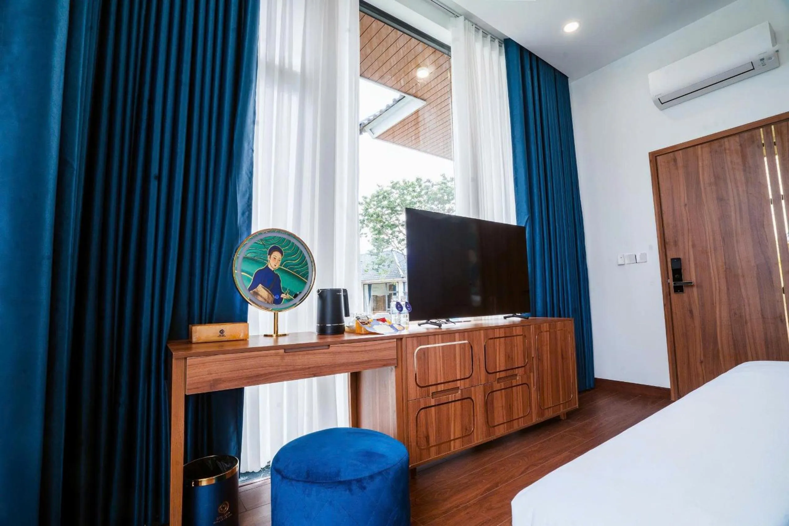 Photo of the whole room, Bed in Tea Resort