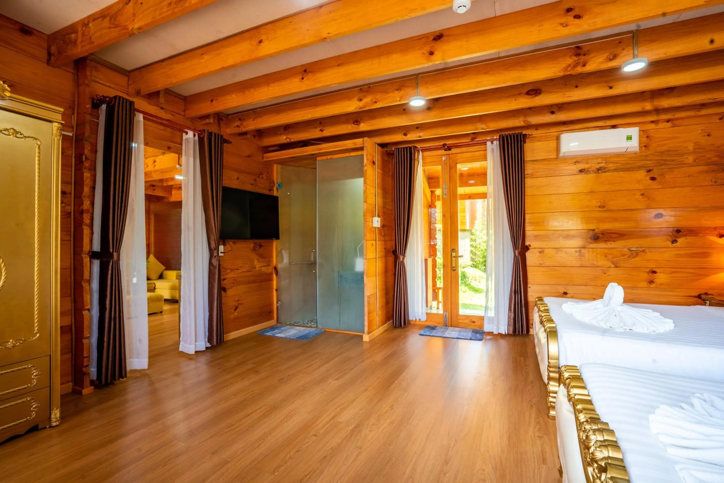 Guests, Bed in Tea Resort