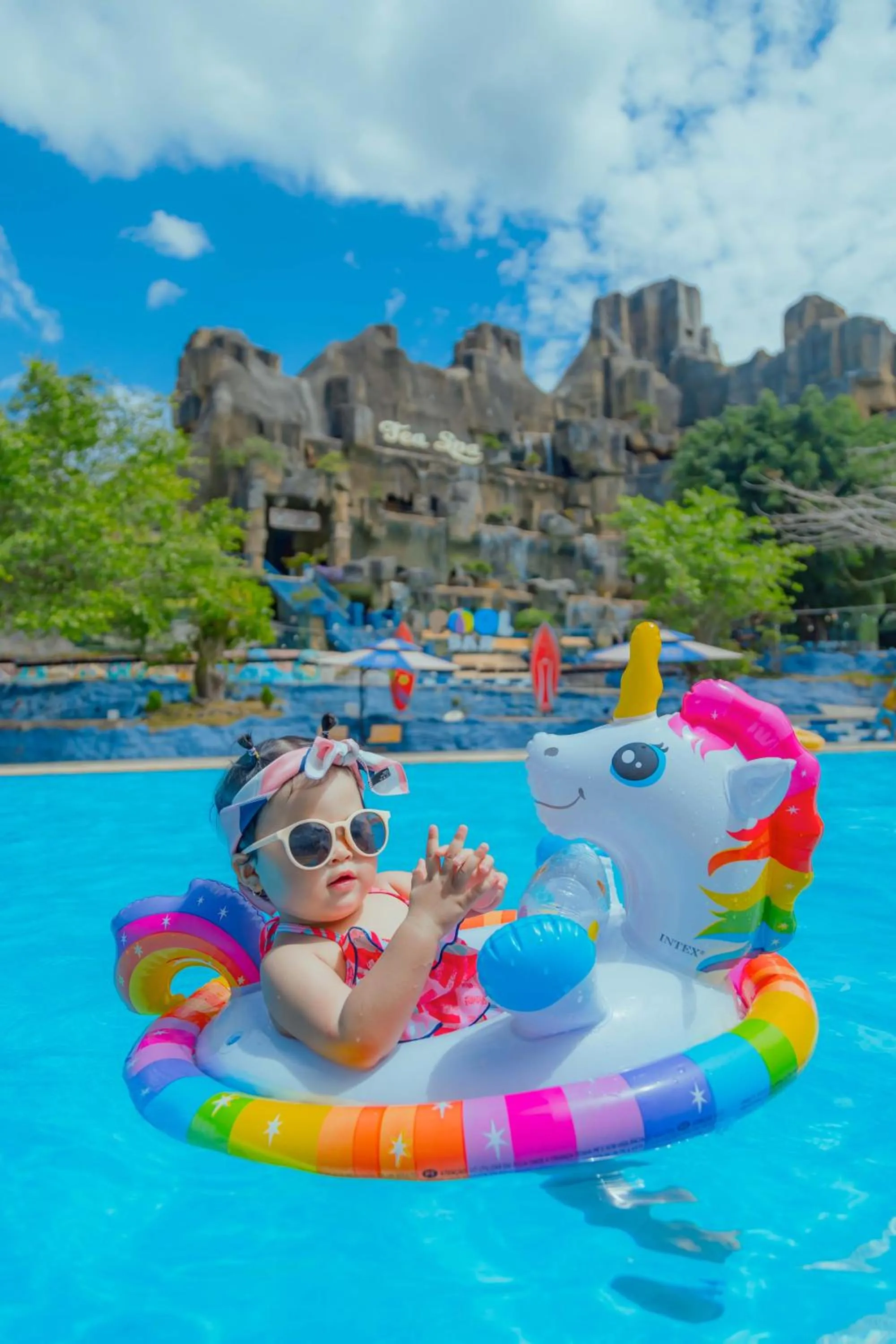 Swimming pool in Tea Resort
