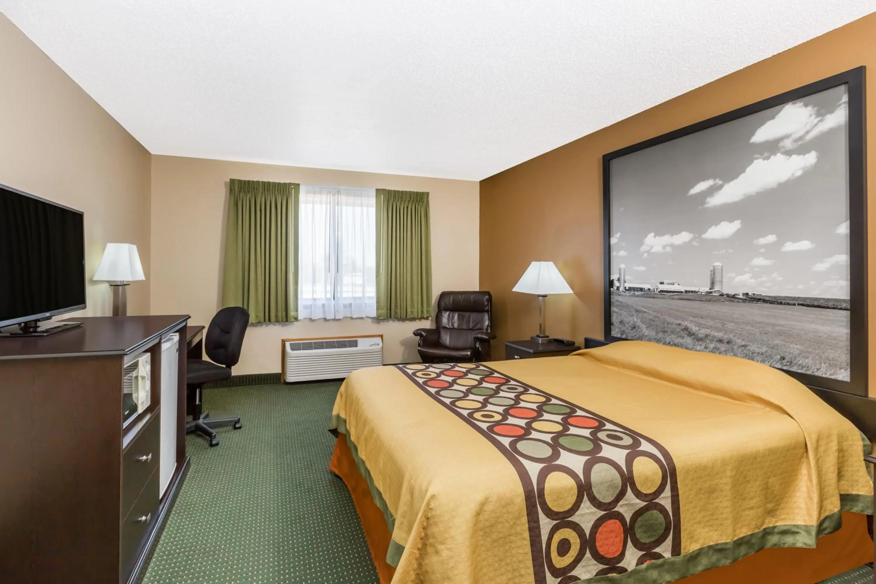 Photo of the whole room, Bed in Super 8 by Wyndham Jefferson