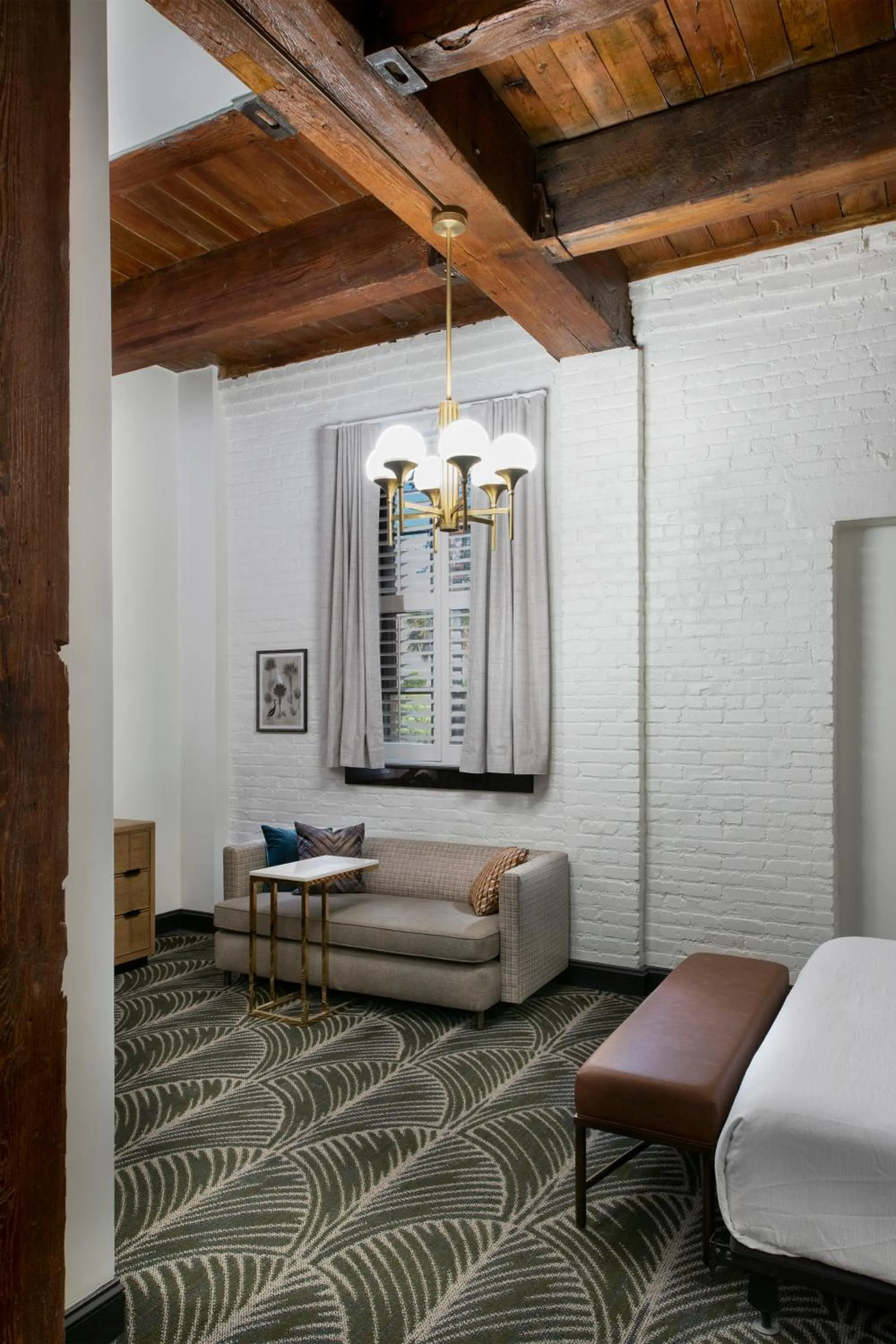 Seating area, Bed in The Ansonborough