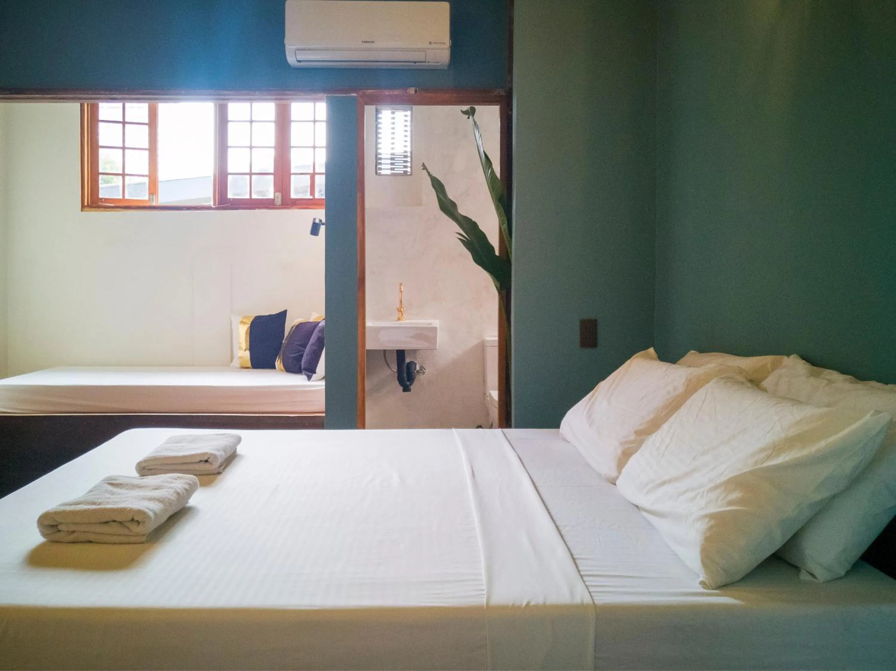 Bed in The Flying Fish Hostel Cebu