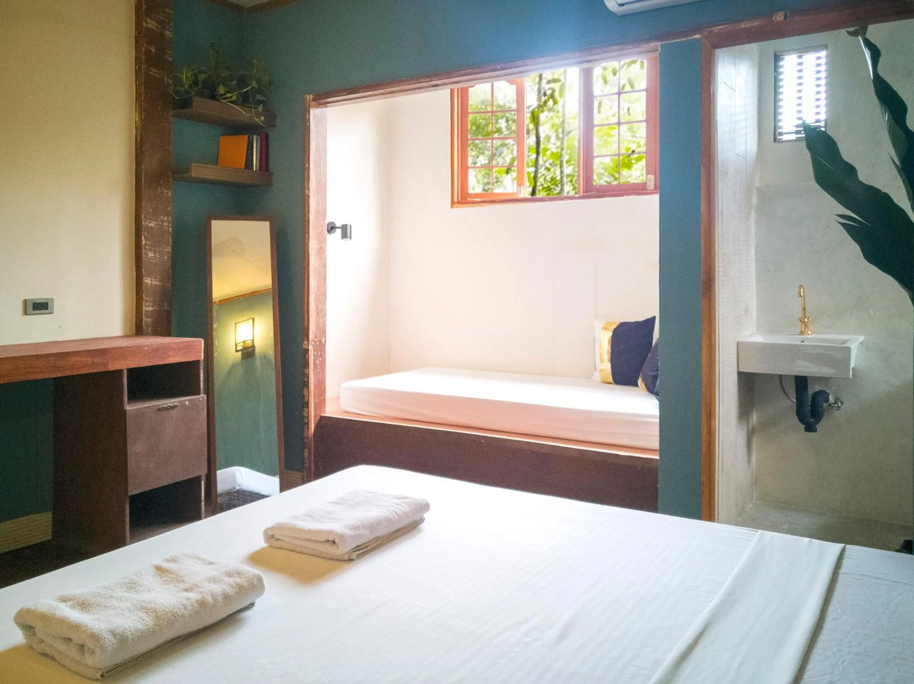 Bed in The Flying Fish Hostel Cebu