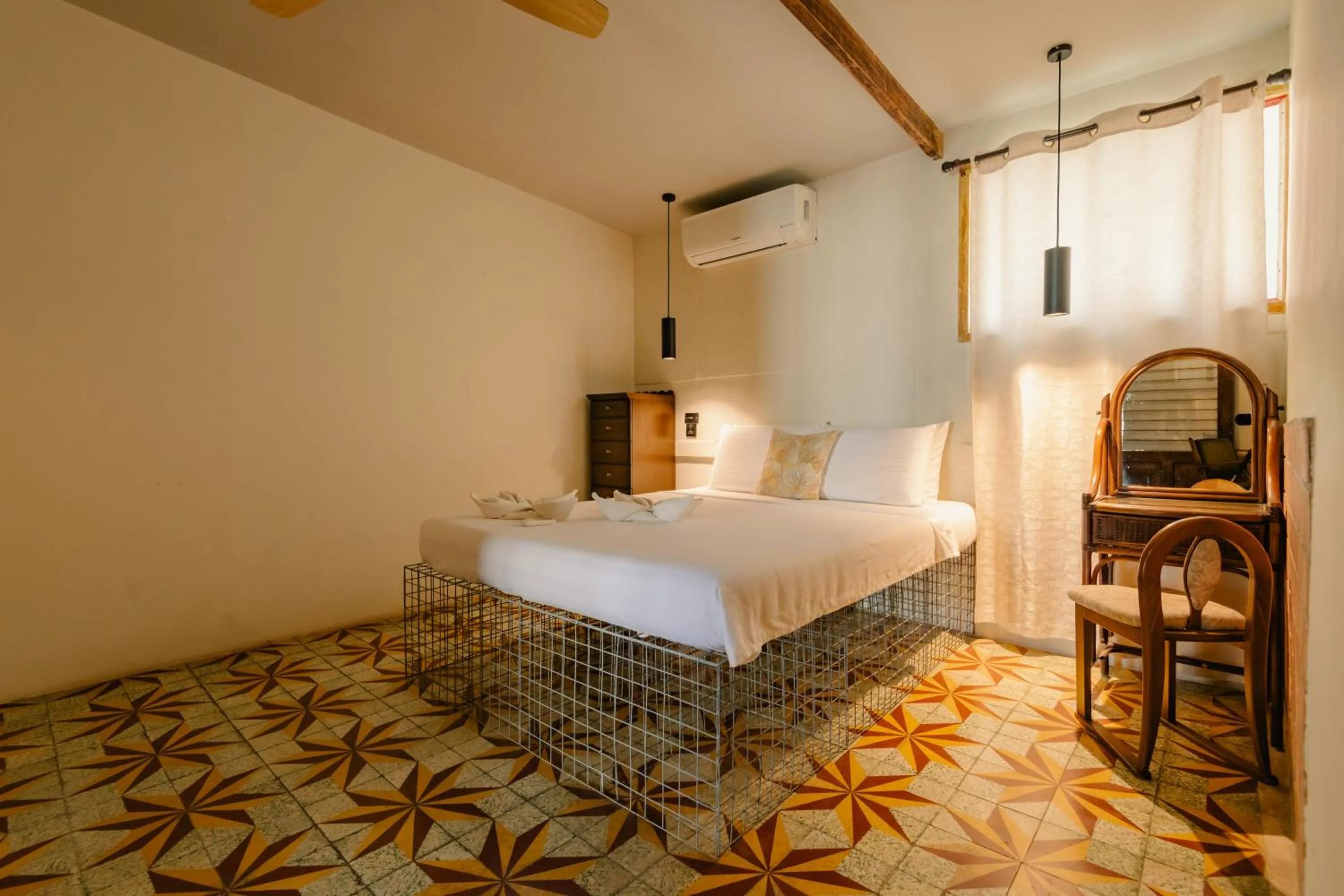 Bed in The Flying Fish Hostel Cebu