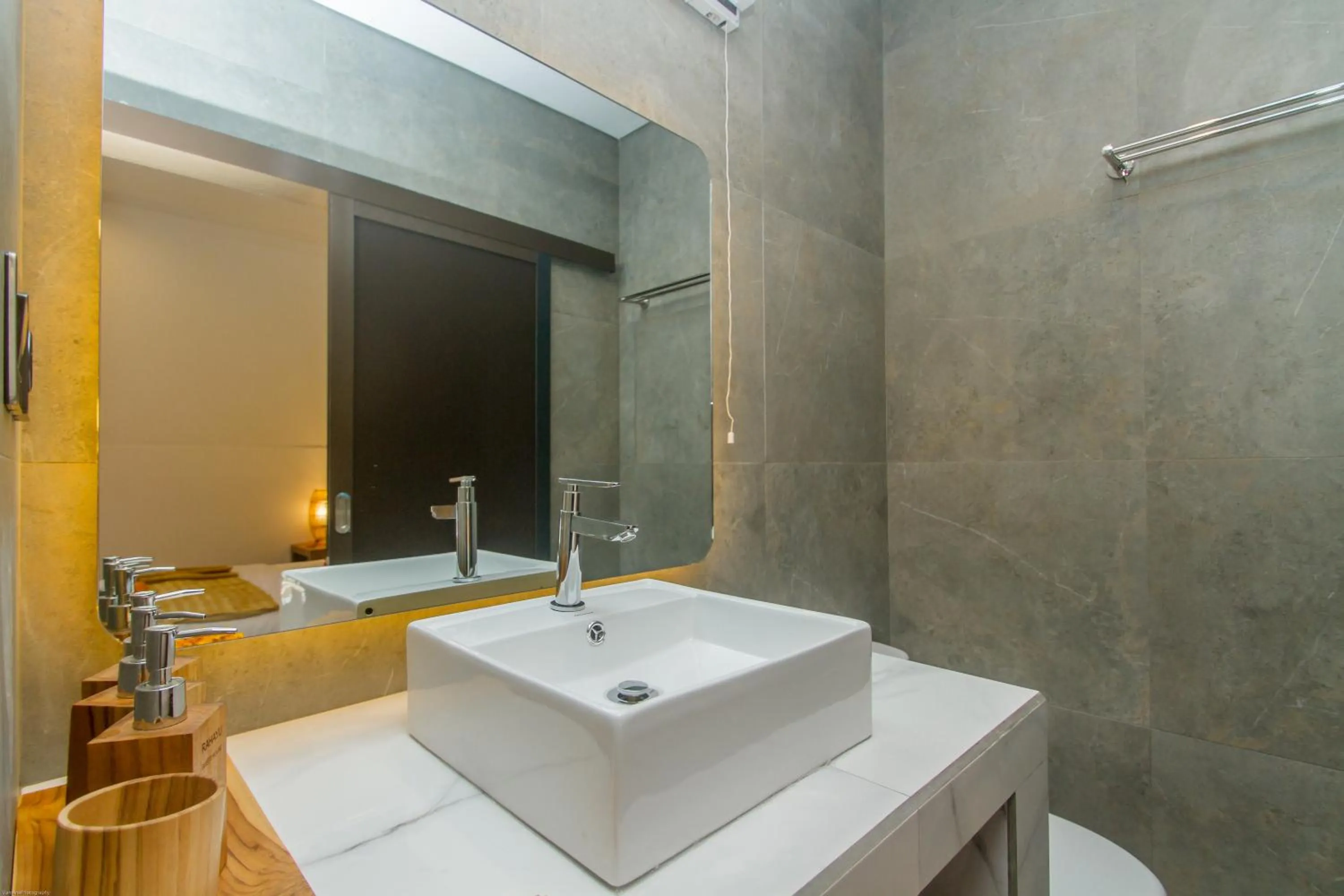 Shower in Rahayu Guest House Ubud