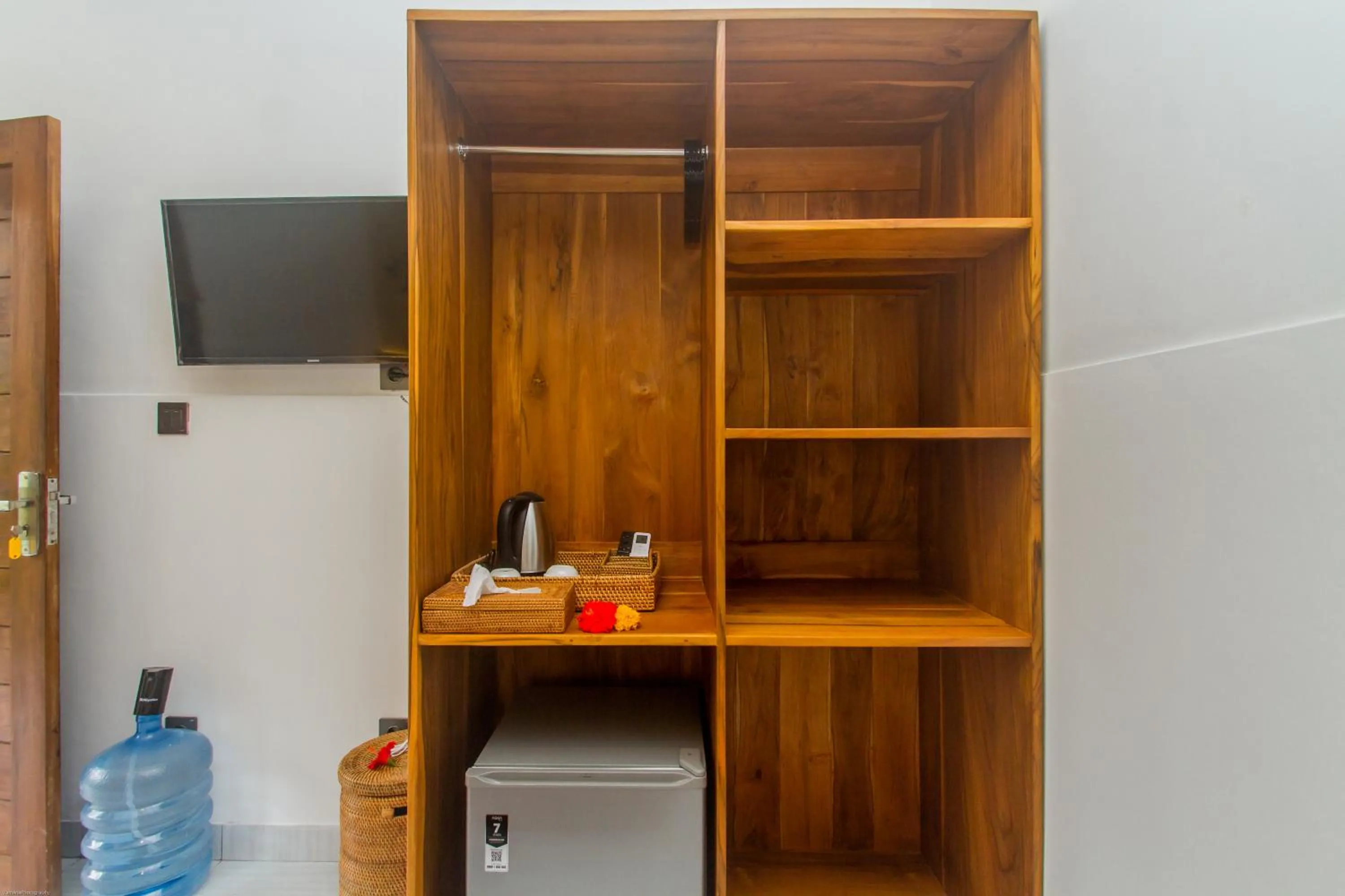 wardrobe in Rahayu Guest House Ubud