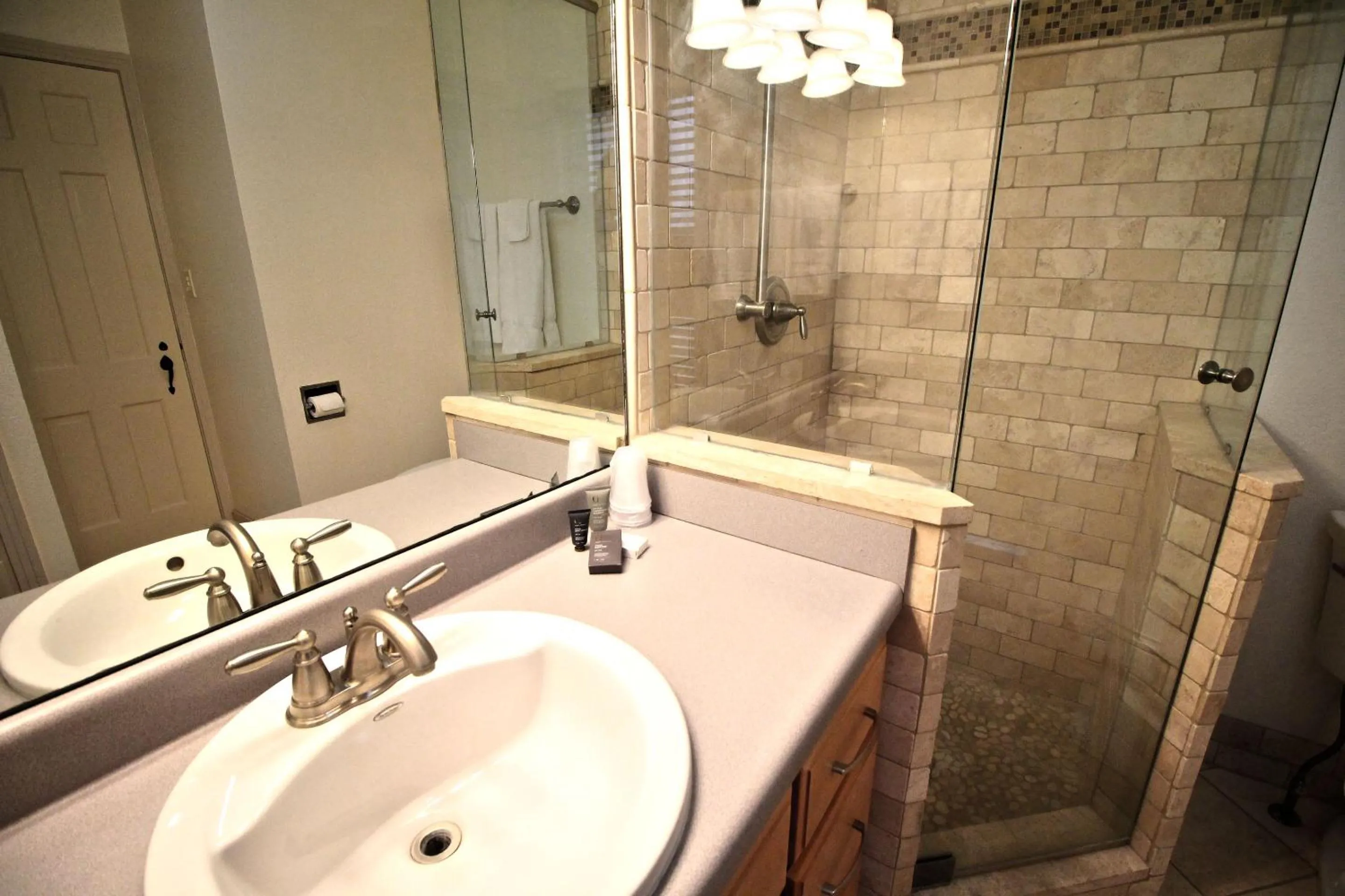 Bathroom in Peach Tree Inn & Suites