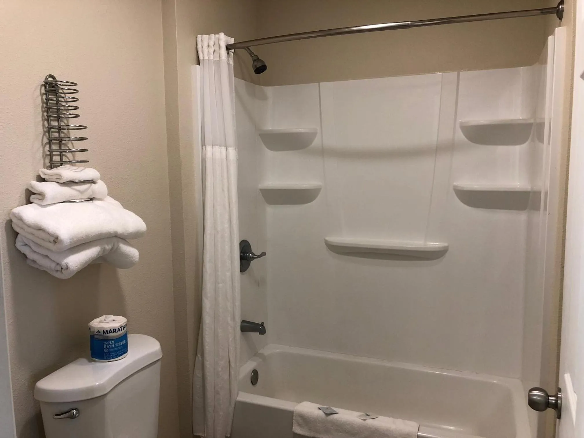 Bathroom in Knights Inn Hermiston