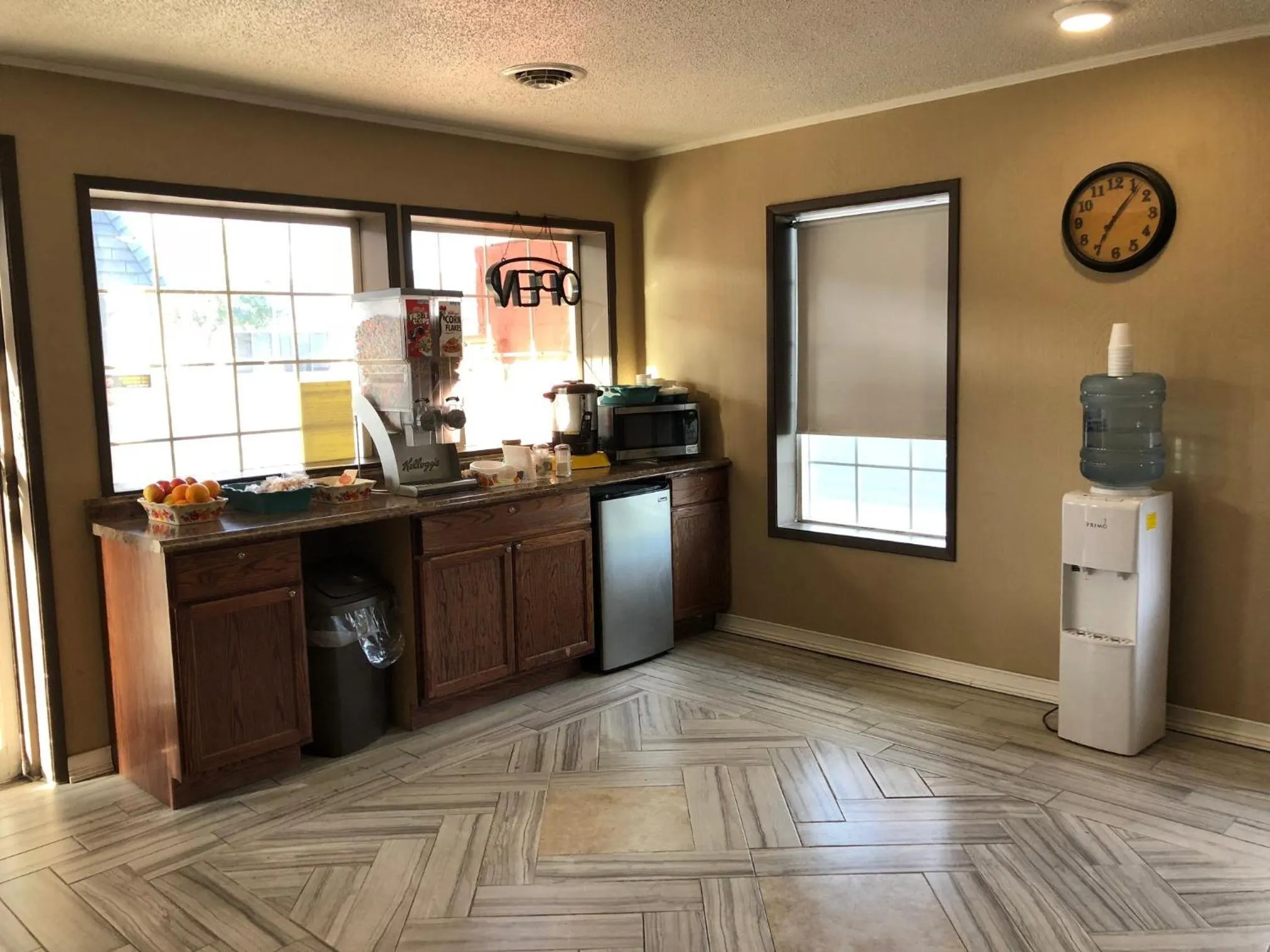 Continental breakfast, Lobby/Reception in Knights Inn Hermiston