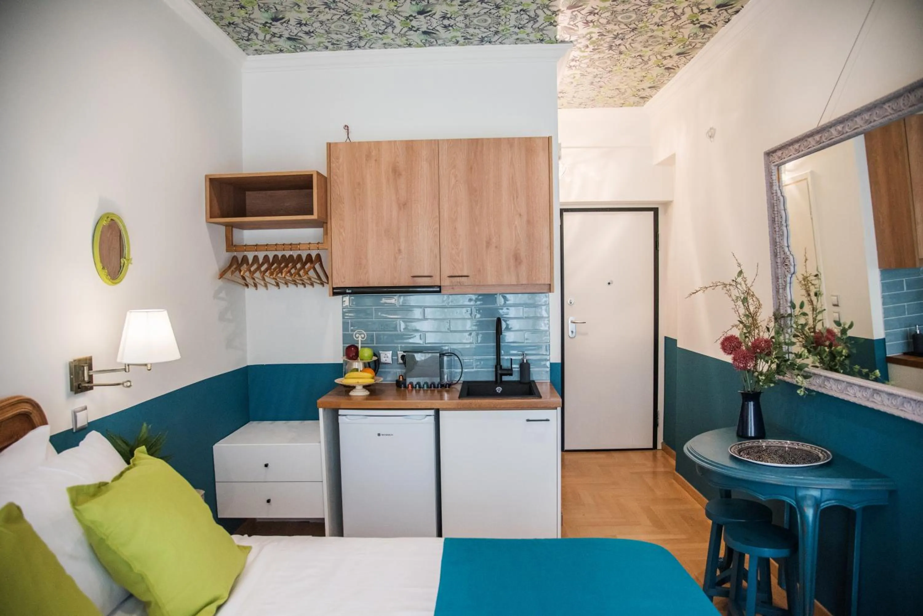 Rastoni Athens Suites near Acropolis at Tsatsou street