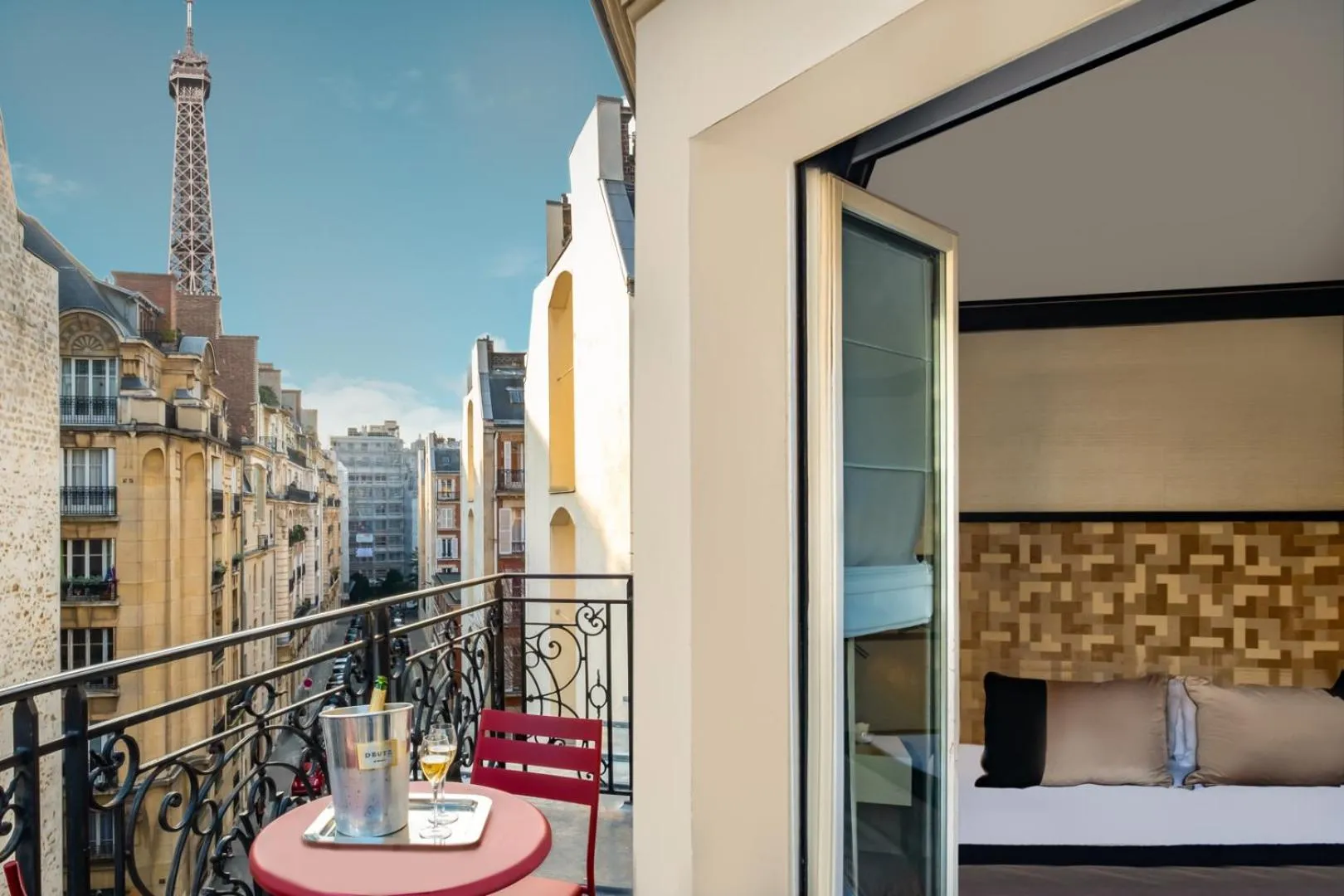 City view, Bed in Hôtel le Derby Alma by Inwood Hotels