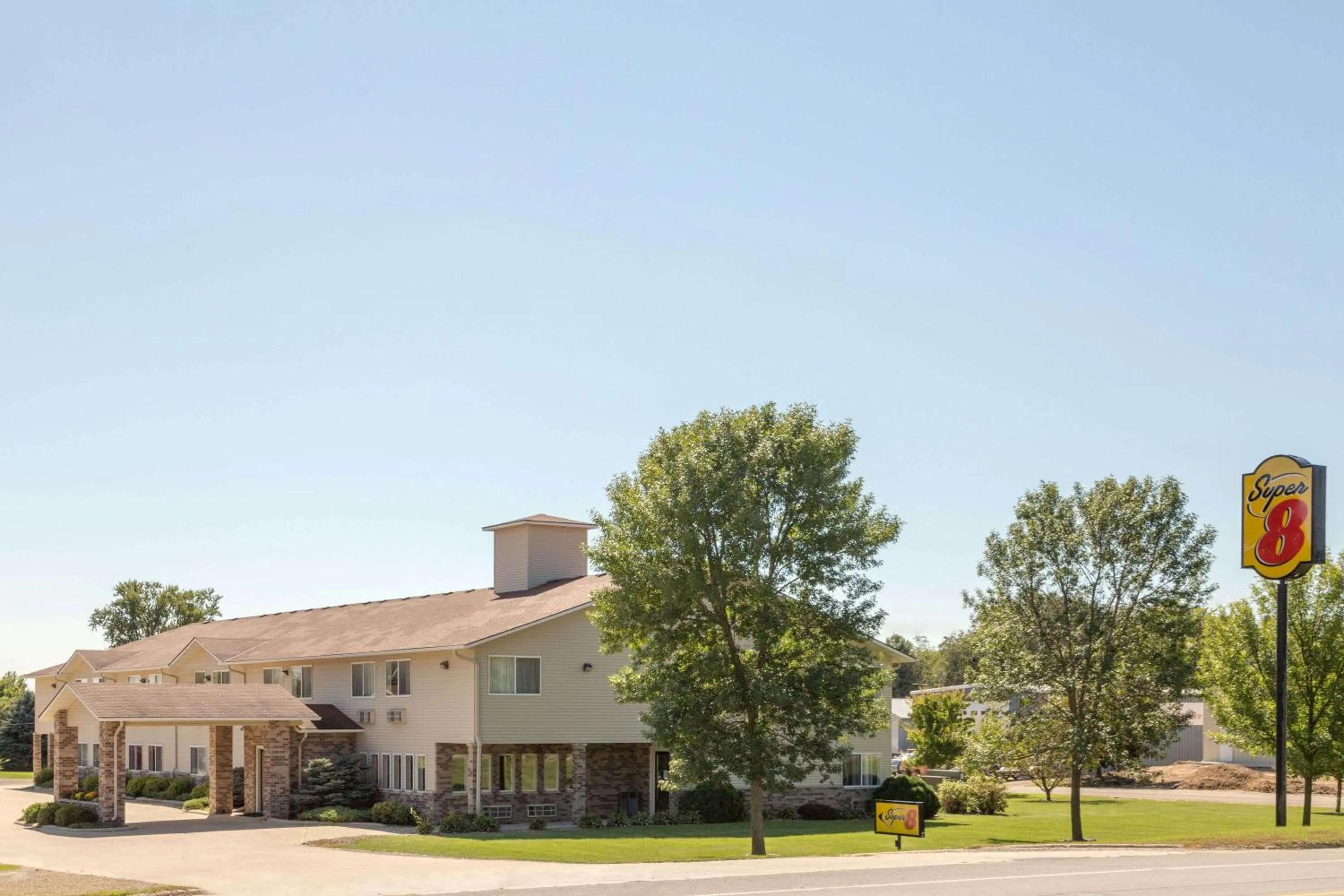 Property building in Super 8 by Wyndham Cresco IA