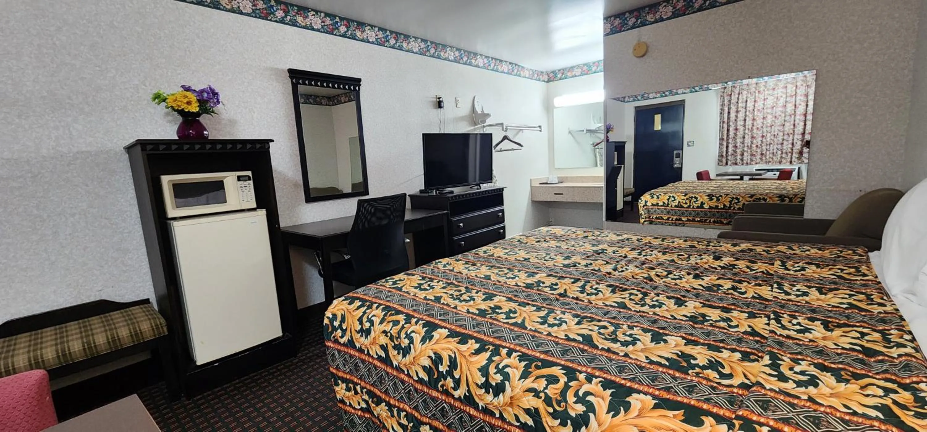 Bedroom, Bed in Turnpike Motel Richmond VA by Hotel O US 60