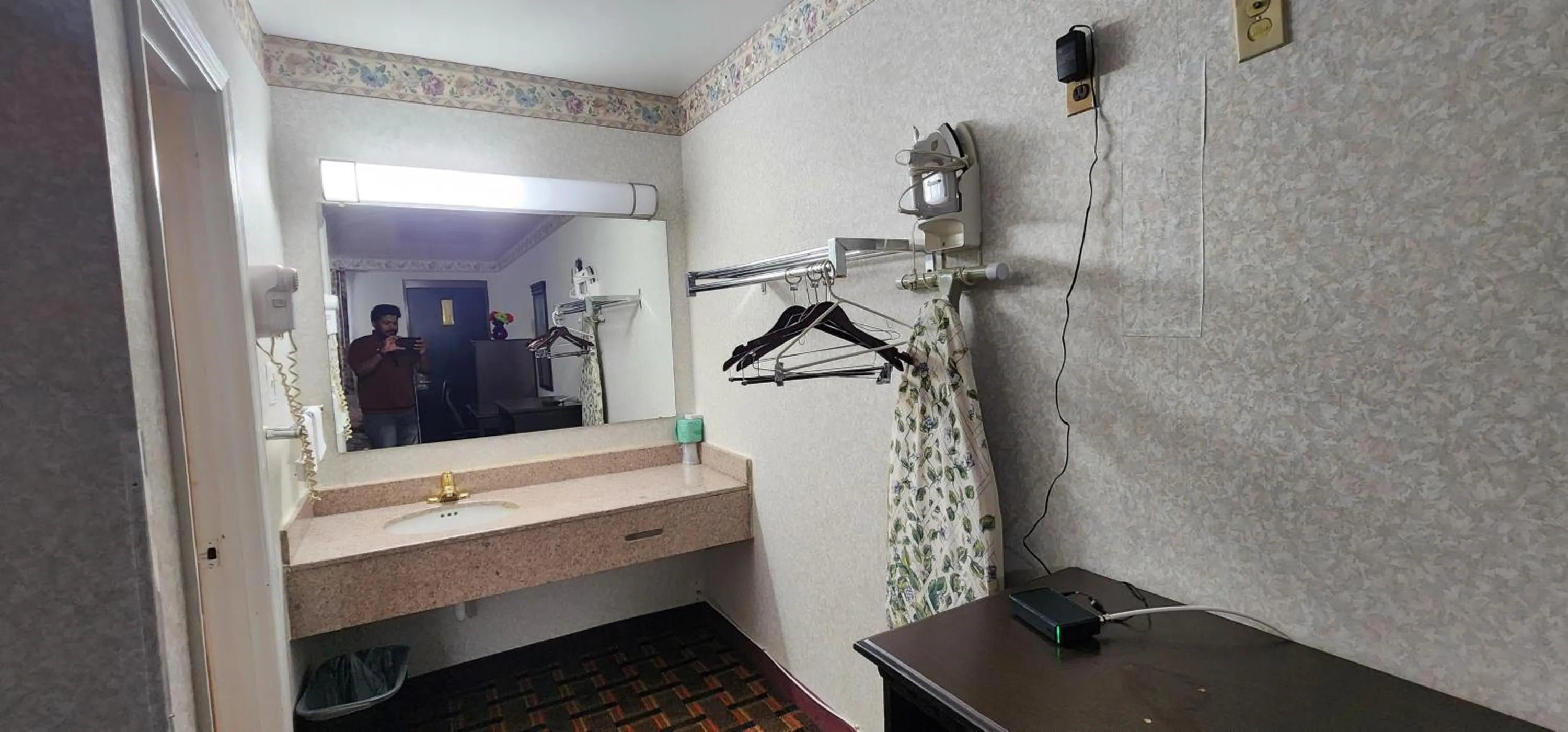 Bathroom in Turnpike Motel Richmond VA by Hotel O US 60