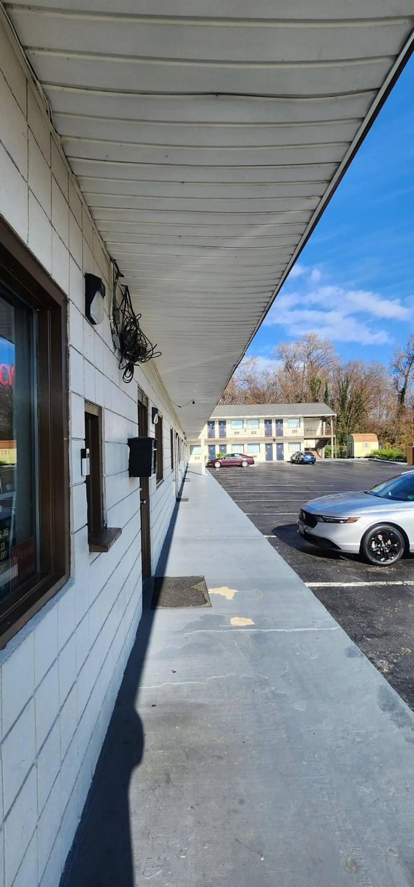 Parking in Turnpike Motel Richmond VA by Hotel O US 60