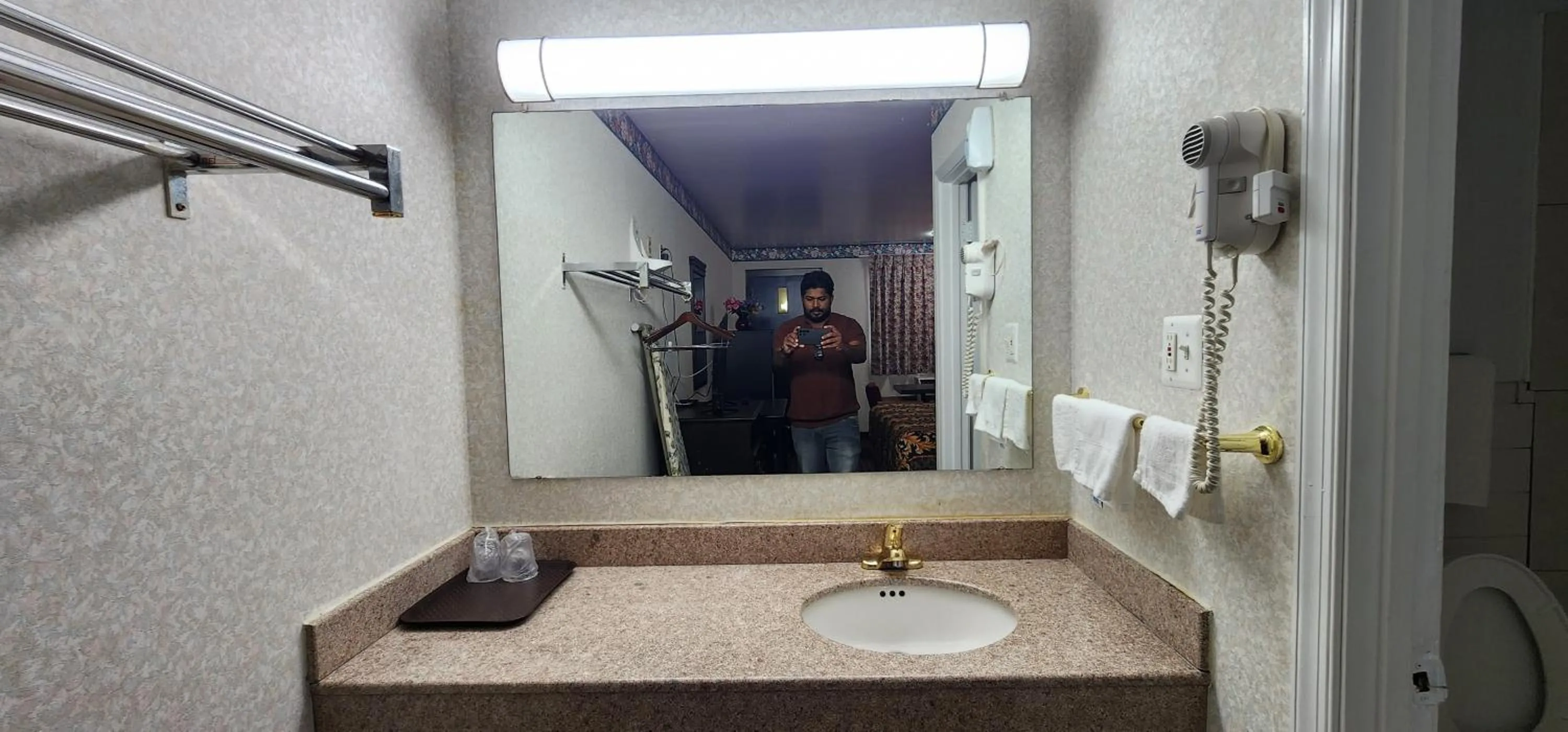 Bathroom in Turnpike Motel Richmond VA by Hotel O US 60