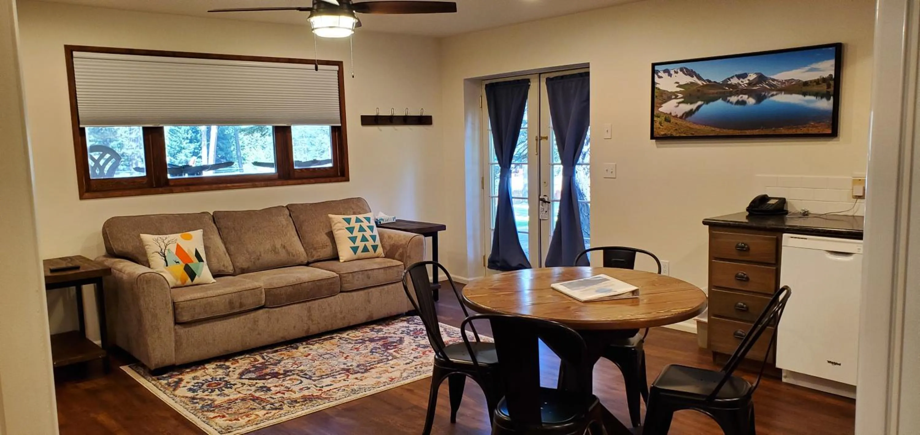 Living room in Eagle Cap Chalets