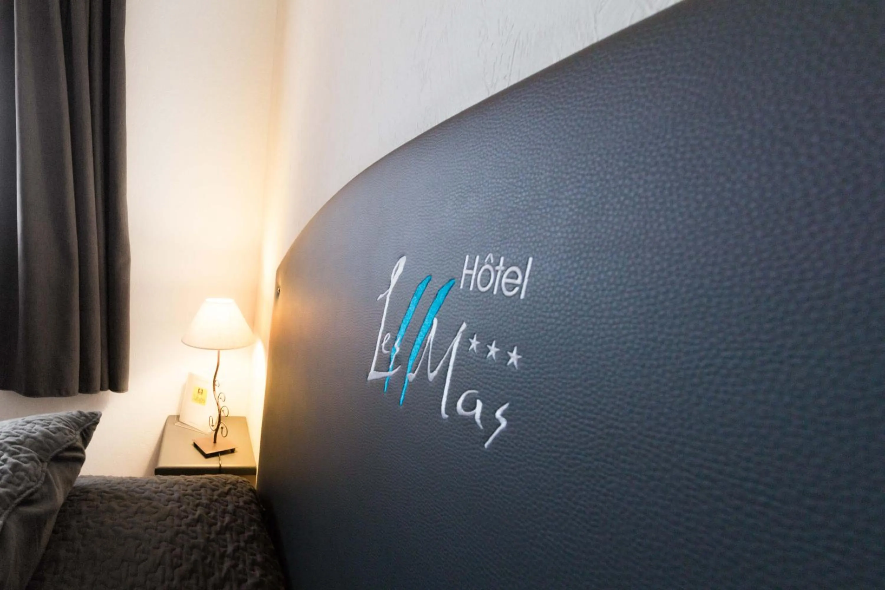 Bedroom, Bed in Logis Hôtel Les II Mas - Perpignan Sud