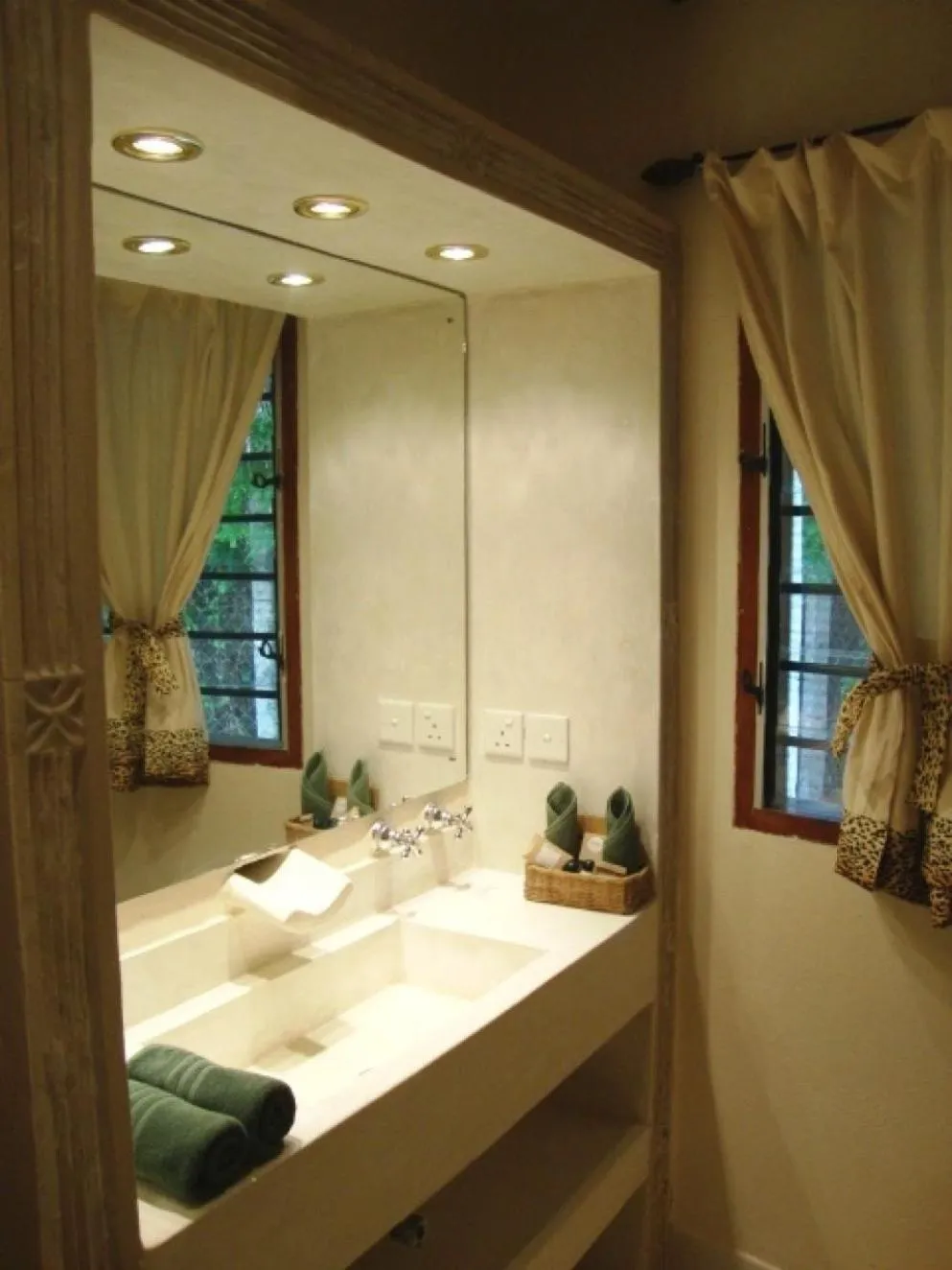 Toilet in The Lawford Hotel