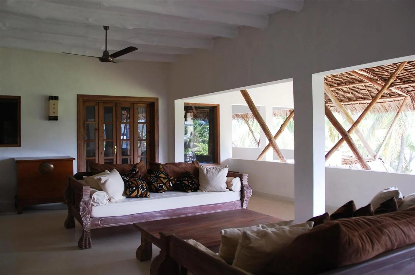 Patio, Bed in The Lawford Hotel