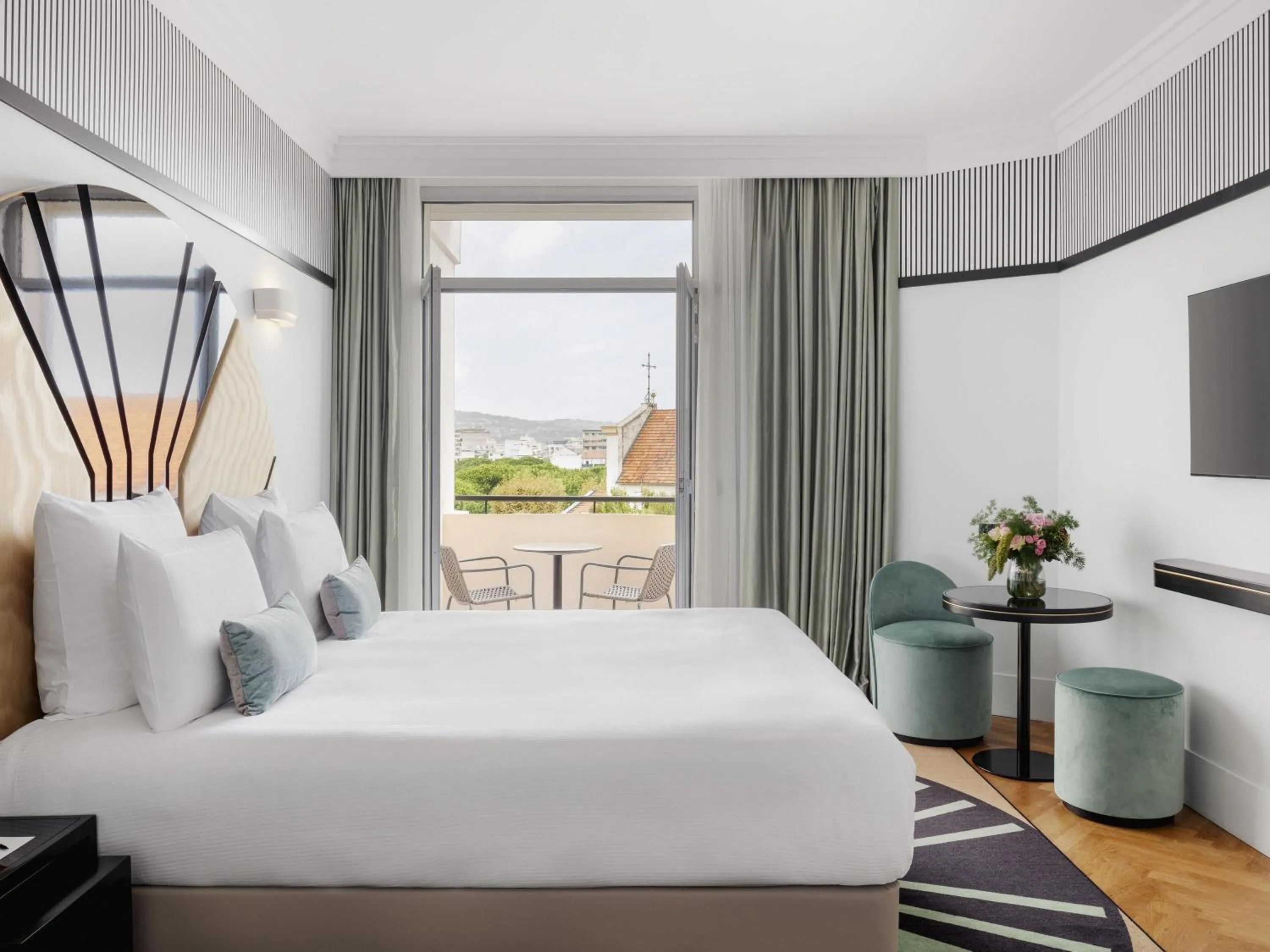 Bedroom, Bed in The 1932 Hotel & Spa Cap d'Antibes - MGallery Collection