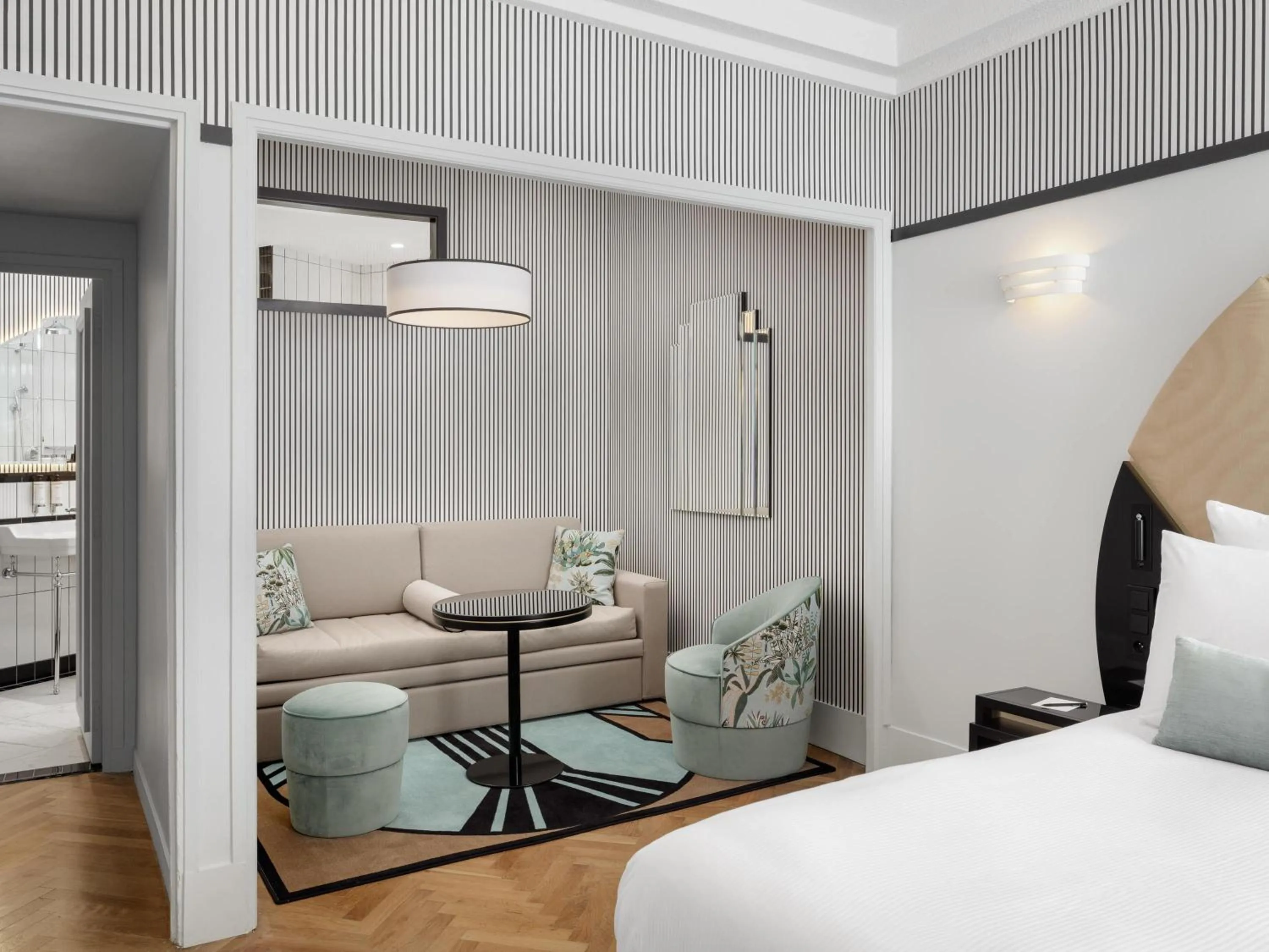 Bedroom, Bed in The 1932 Hotel & Spa Cap d'Antibes - MGallery Collection