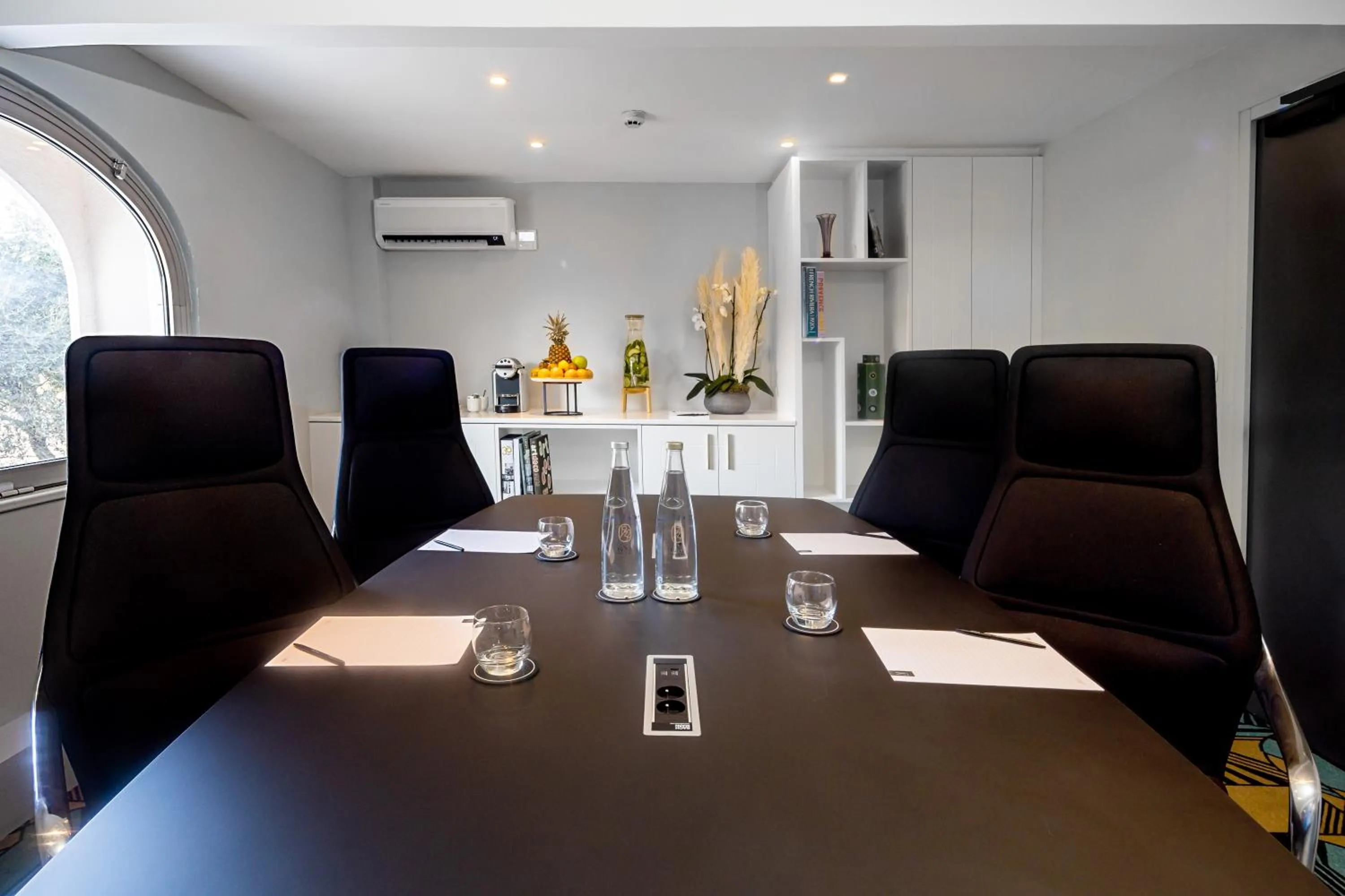 Seating area in The 1932 Hotel & Spa Cap d'Antibes - MGallery Collection