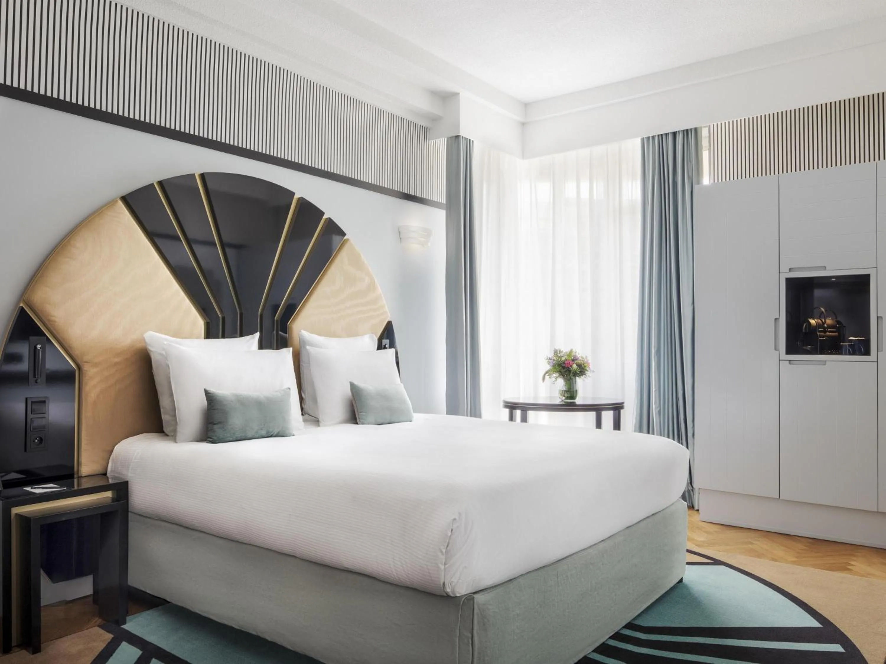 Bedroom, Bed in The 1932 Hotel & Spa Cap d'Antibes - MGallery Collection