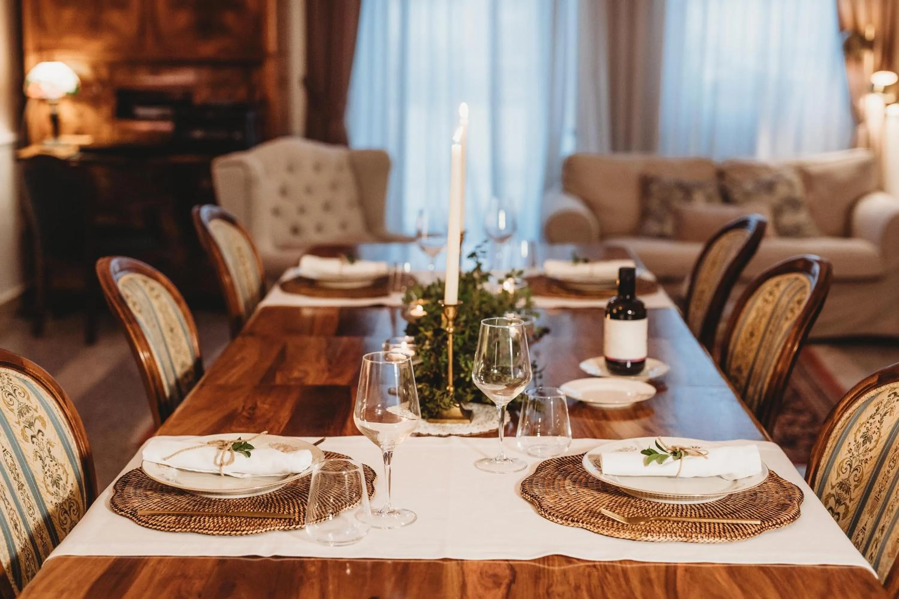 Communal lounge/ TV room in DimoraLeTreMuse Guesthouse