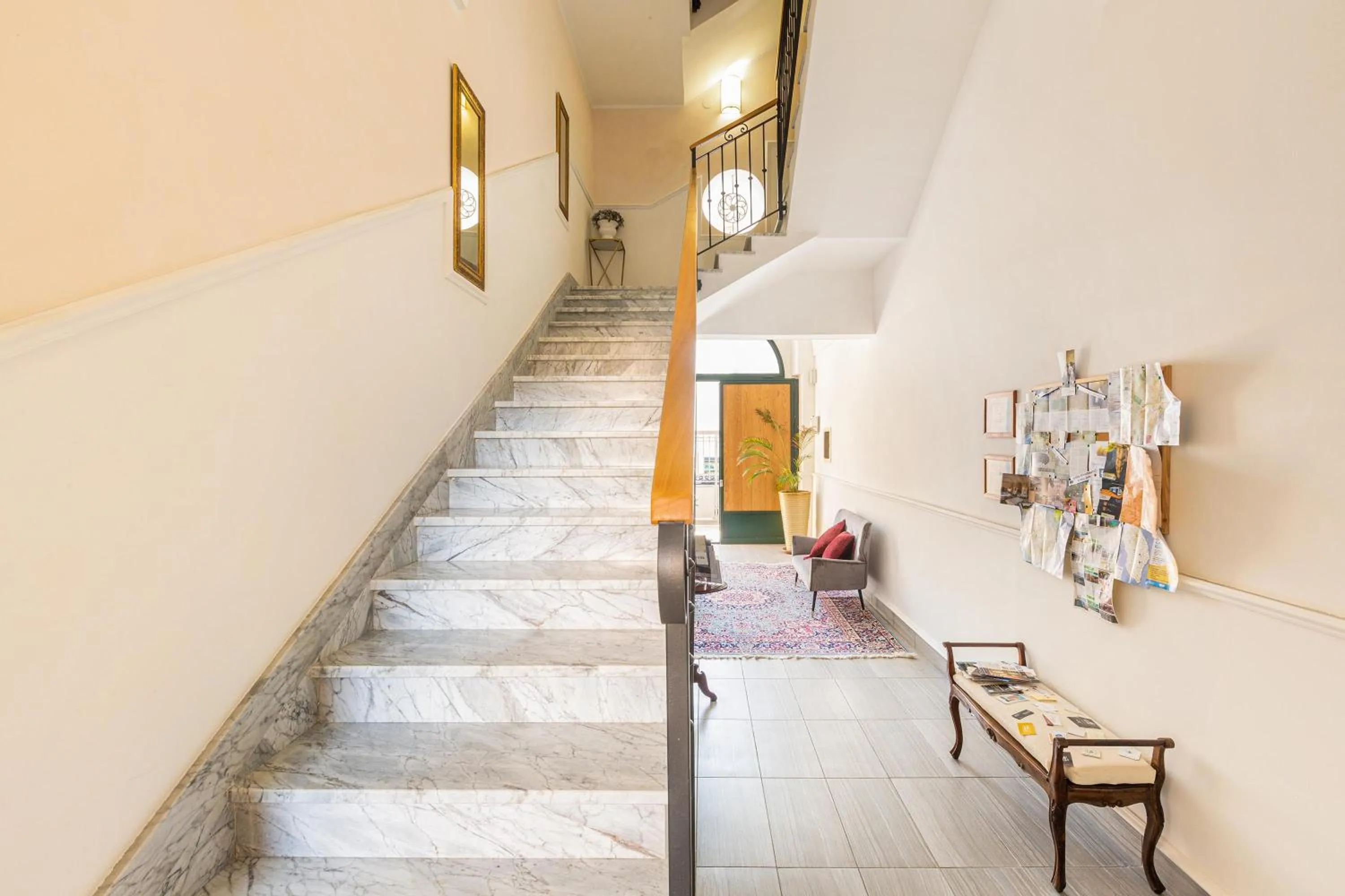 Lobby or reception in DimoraLeTreMuse Guesthouse