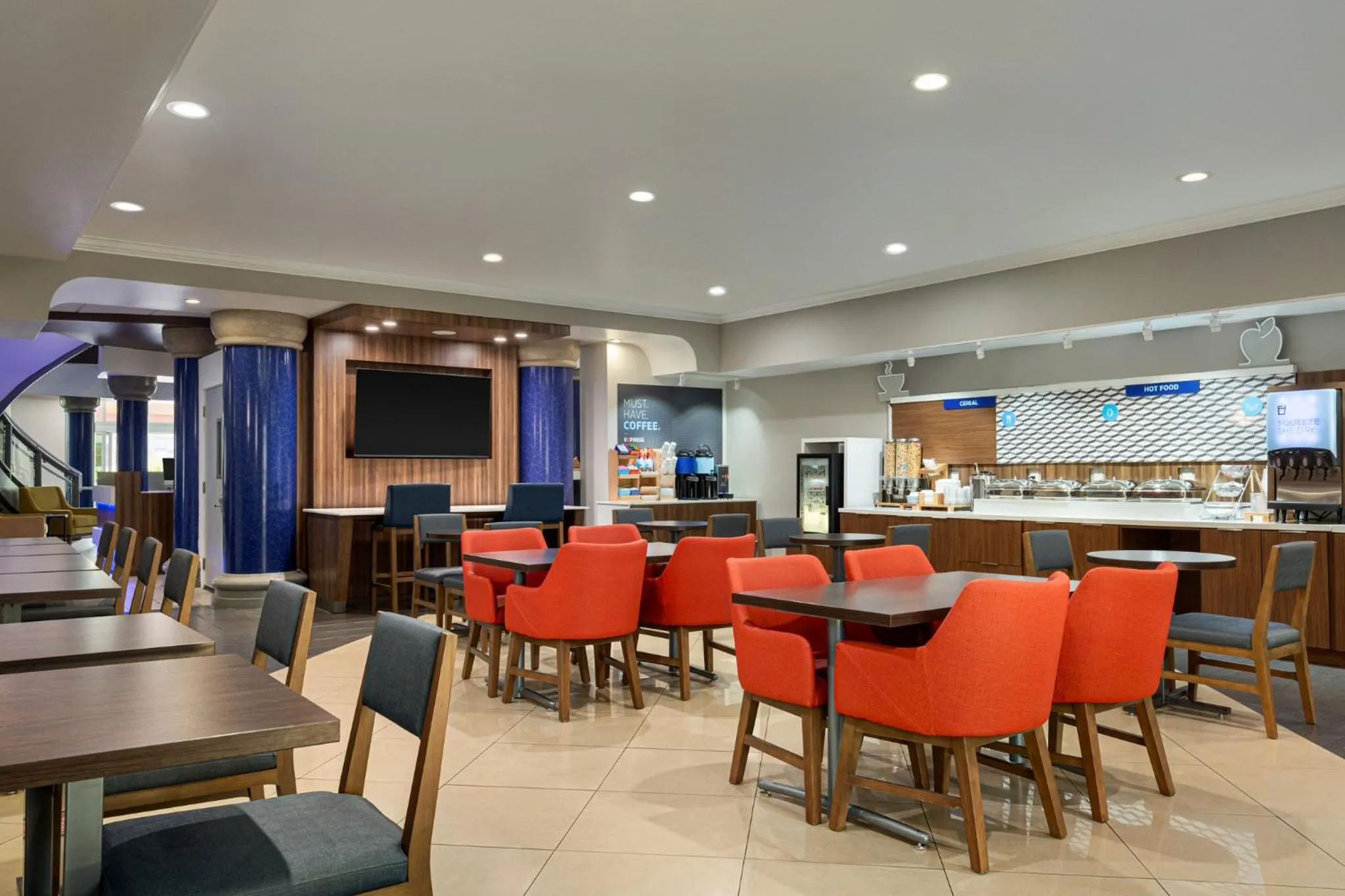 Breakfast in Holiday Inn Express & Suites Bakersfield Central, an IHG Hotel