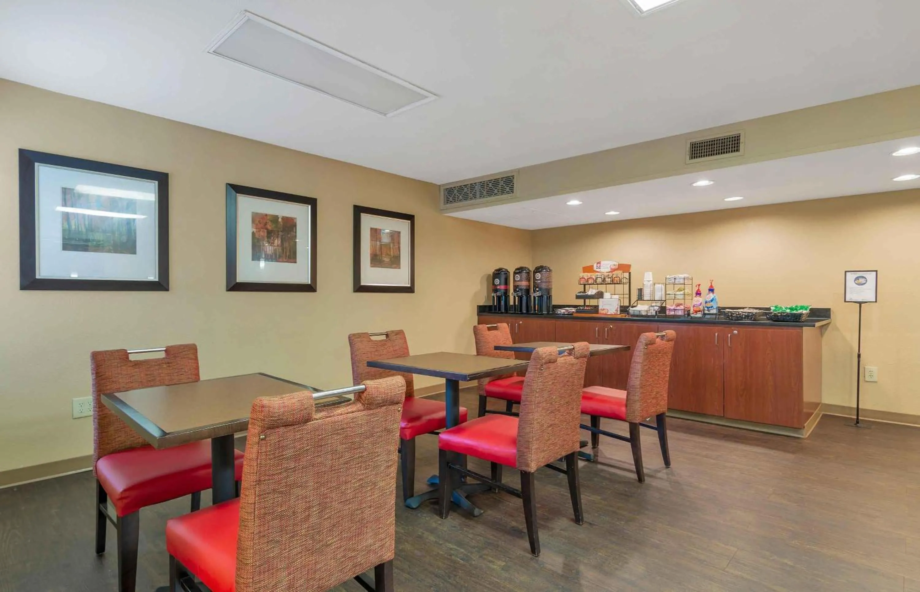 Breakfast in Extended Stay America Suites - Atlanta - Alpharetta - Northpoint - West