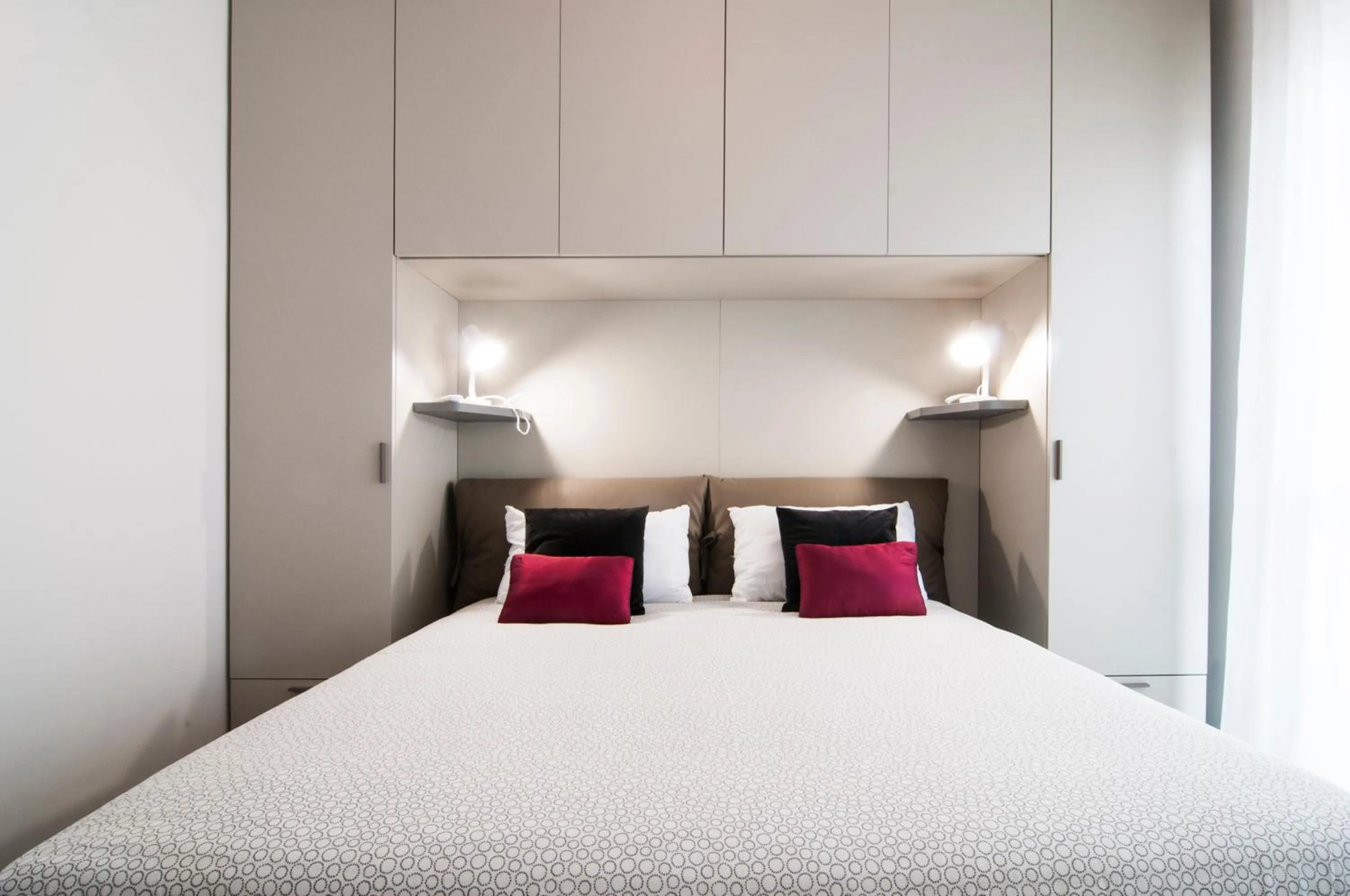 Bedroom, Bed in GuestHost - Fonte Laurentina Apartments