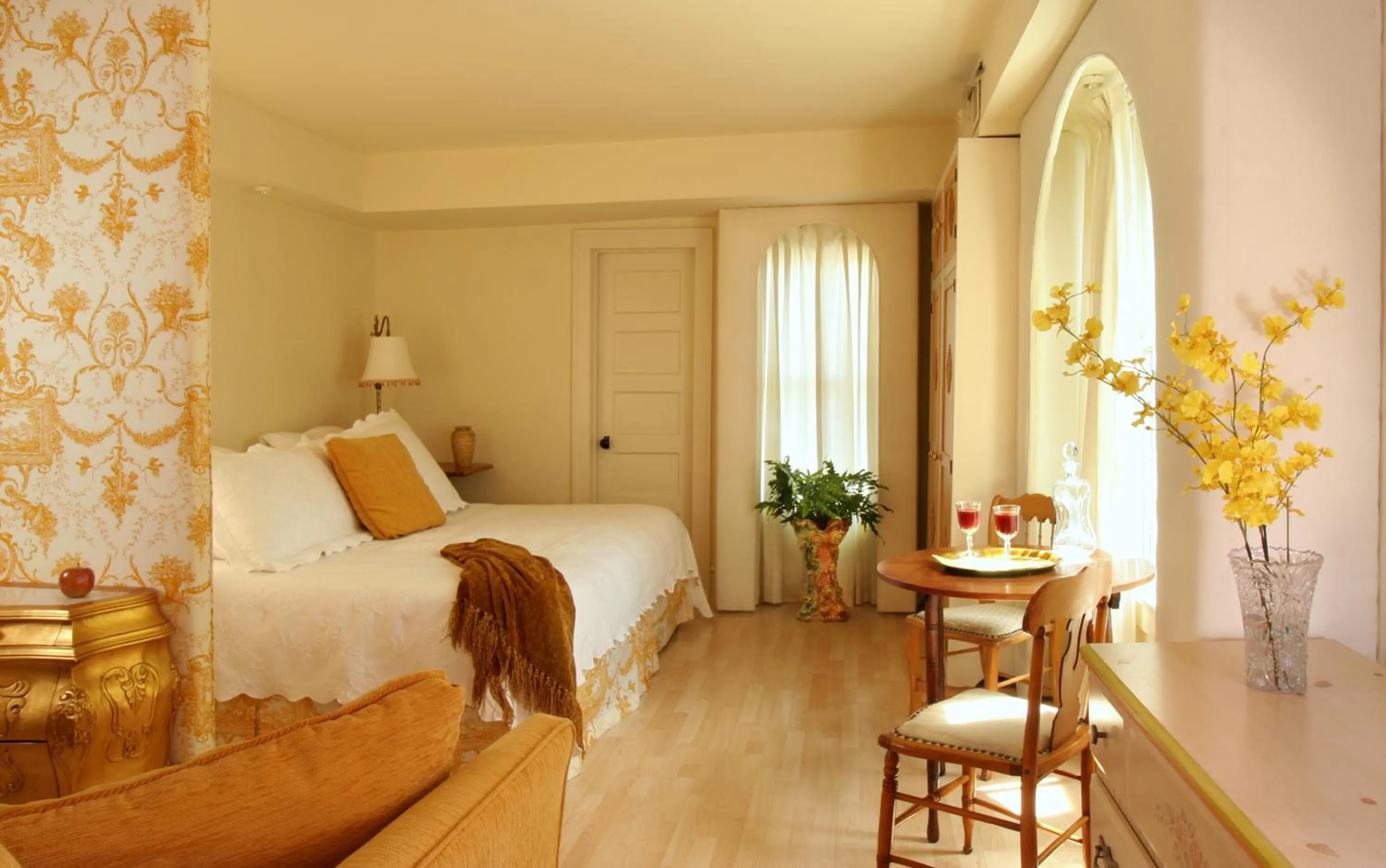 Bed in Spencer Hotel & Spa Chautauqua