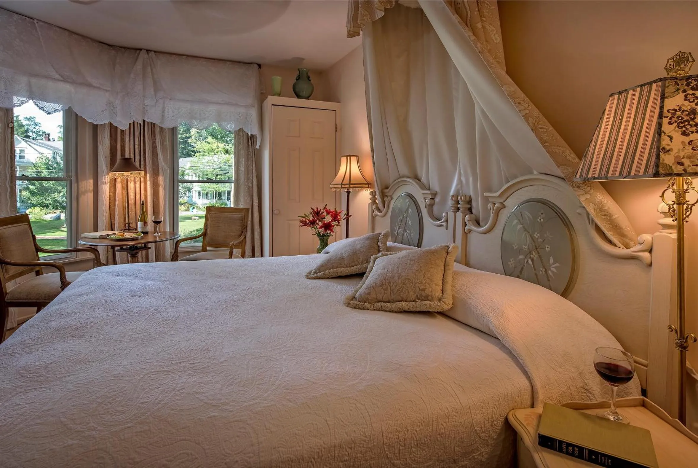 Bed in Spencer Hotel & Spa Chautauqua