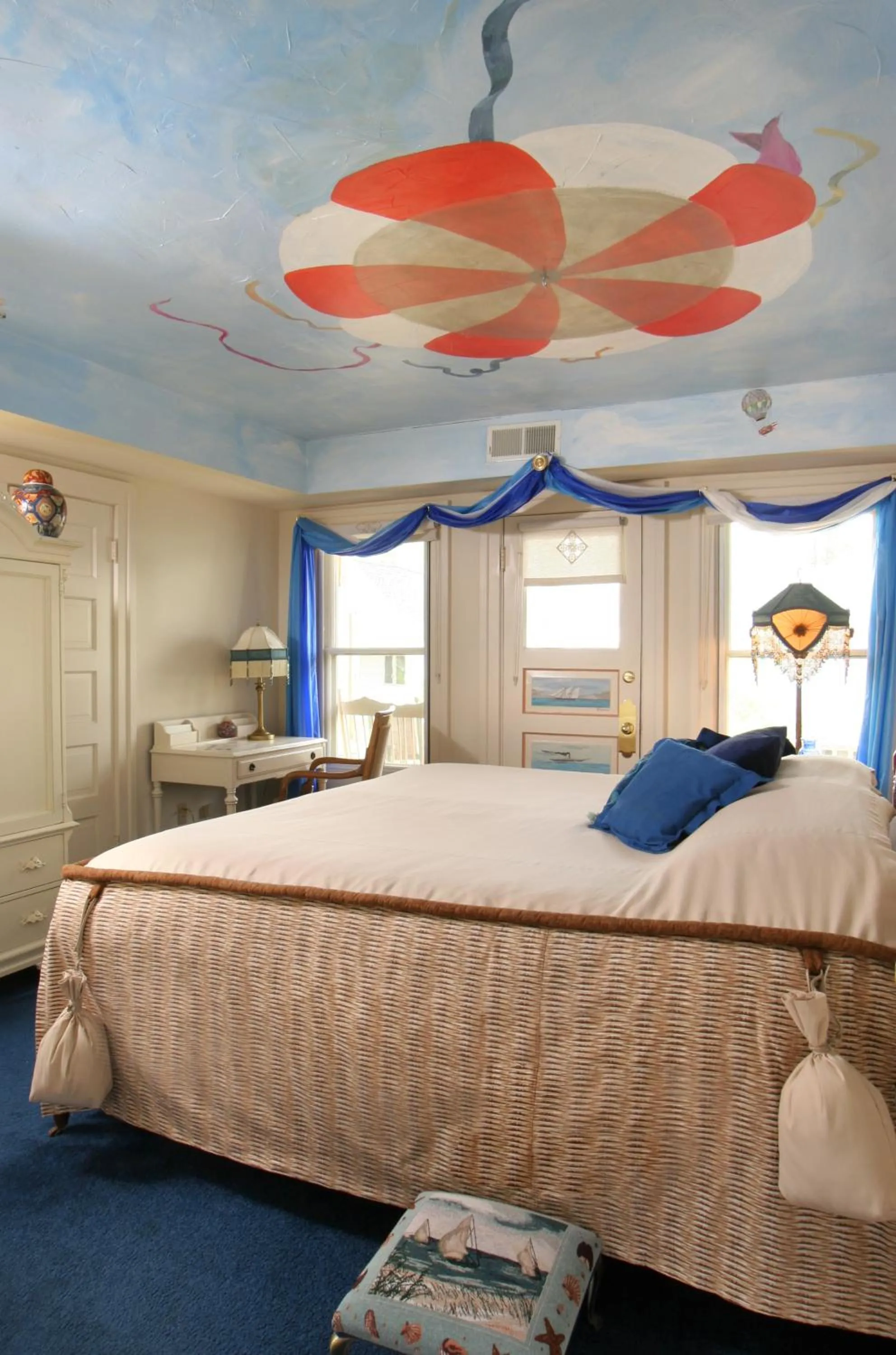 Bed in Spencer Hotel & Spa Chautauqua