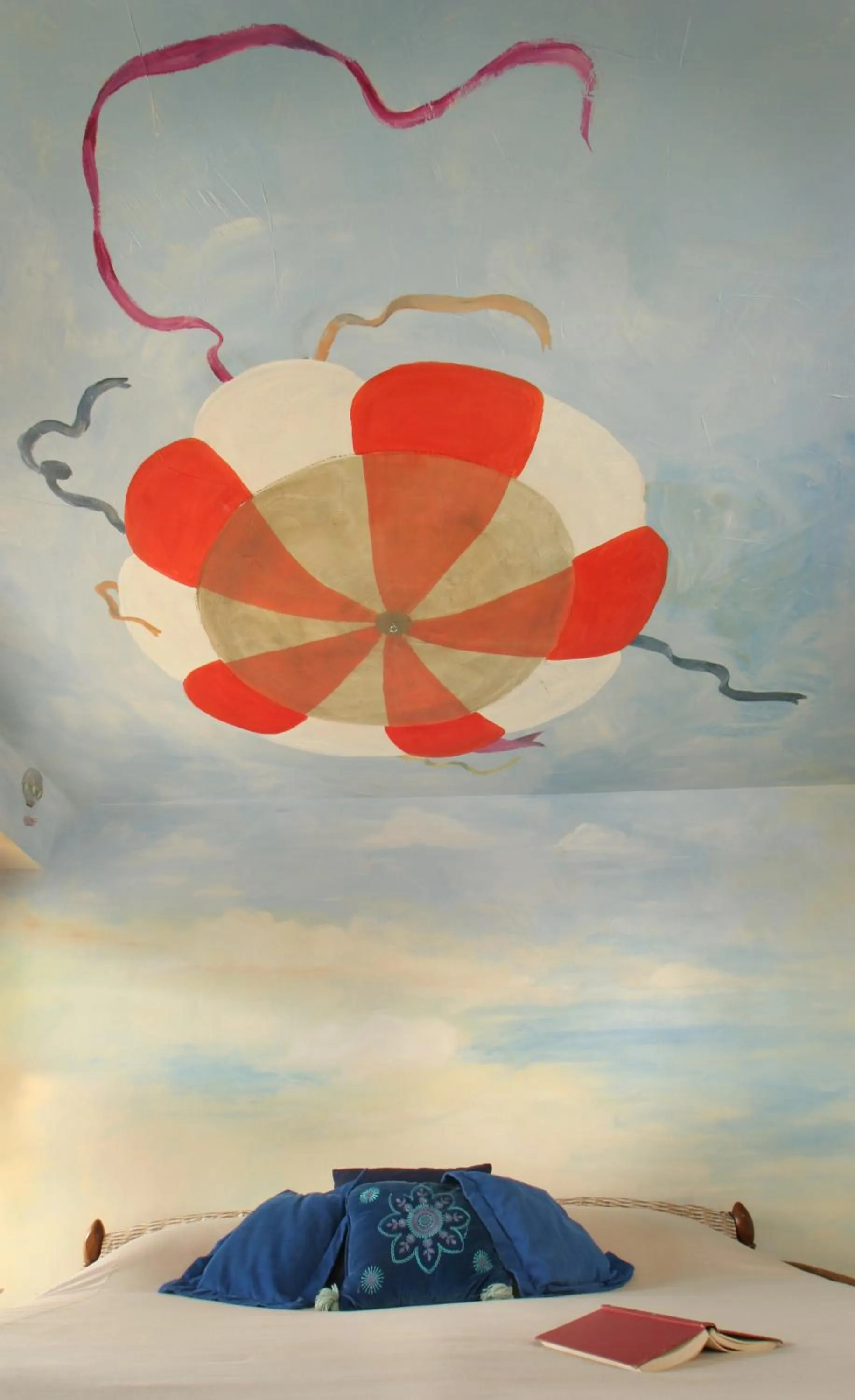 Decorative detail, Bed in Spencer Hotel & Spa Chautauqua