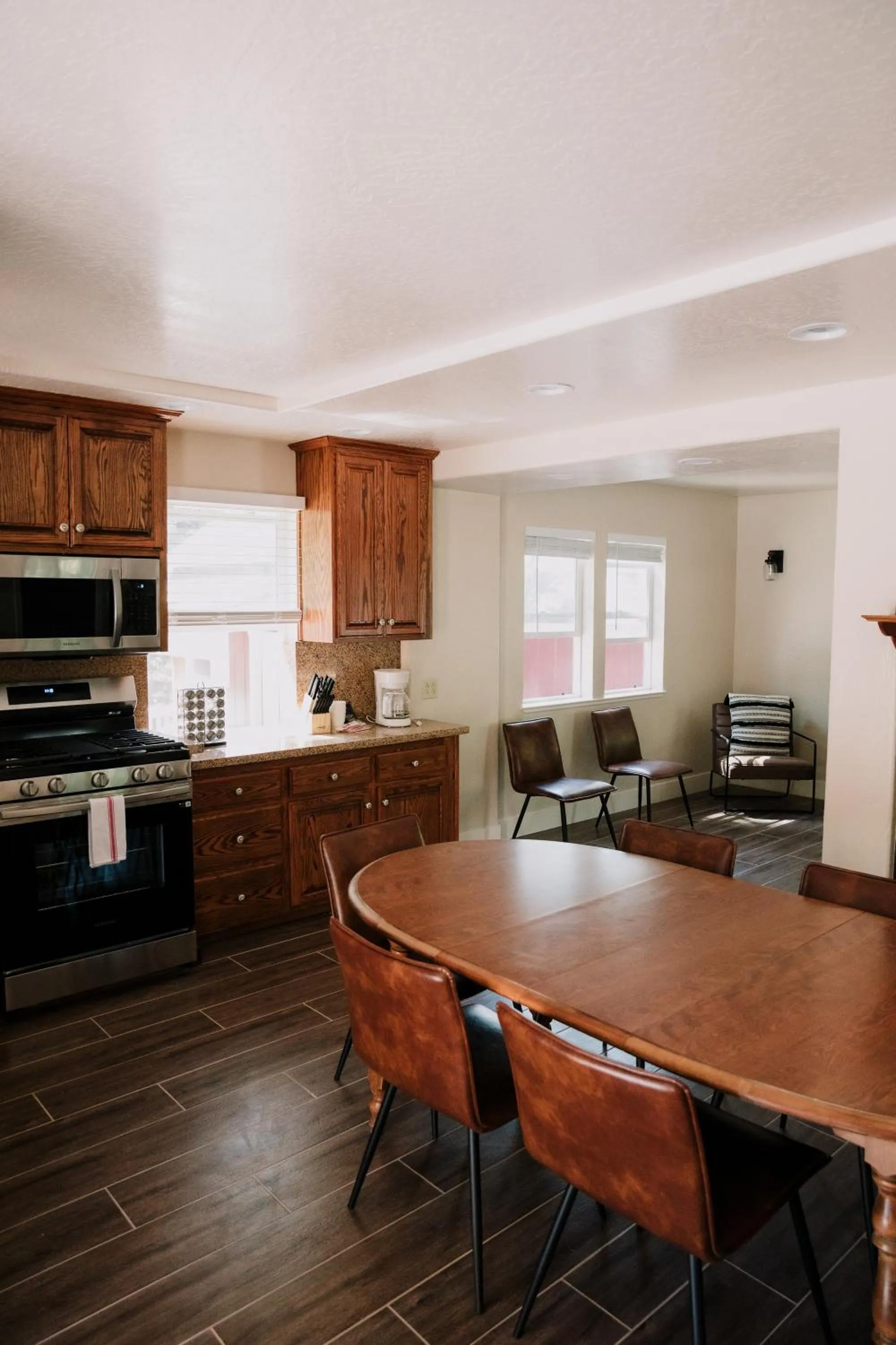 Kitchen or kitchenette in The Long Barn Lodge
