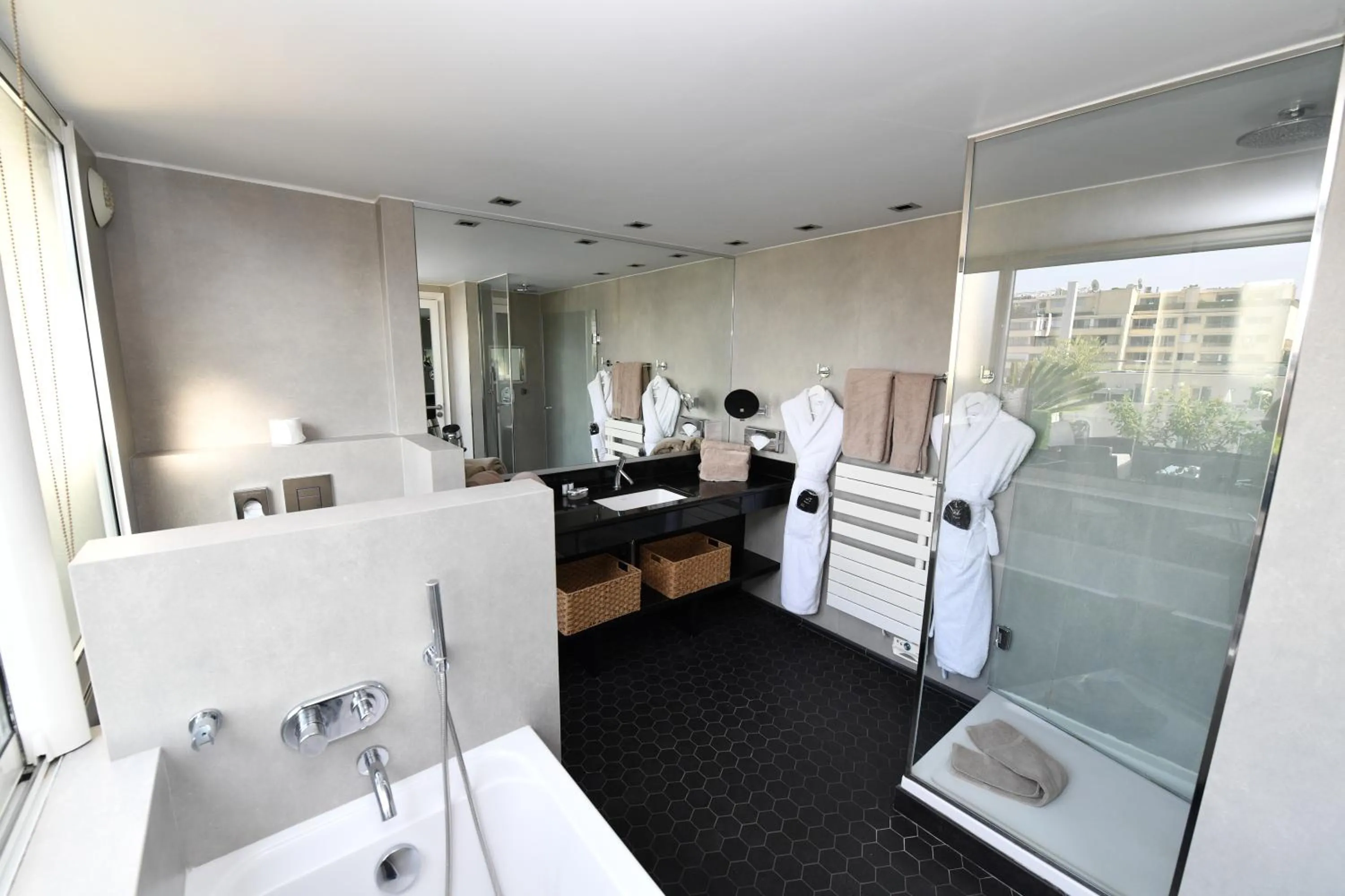 Bathroom in Hôtel de Provence