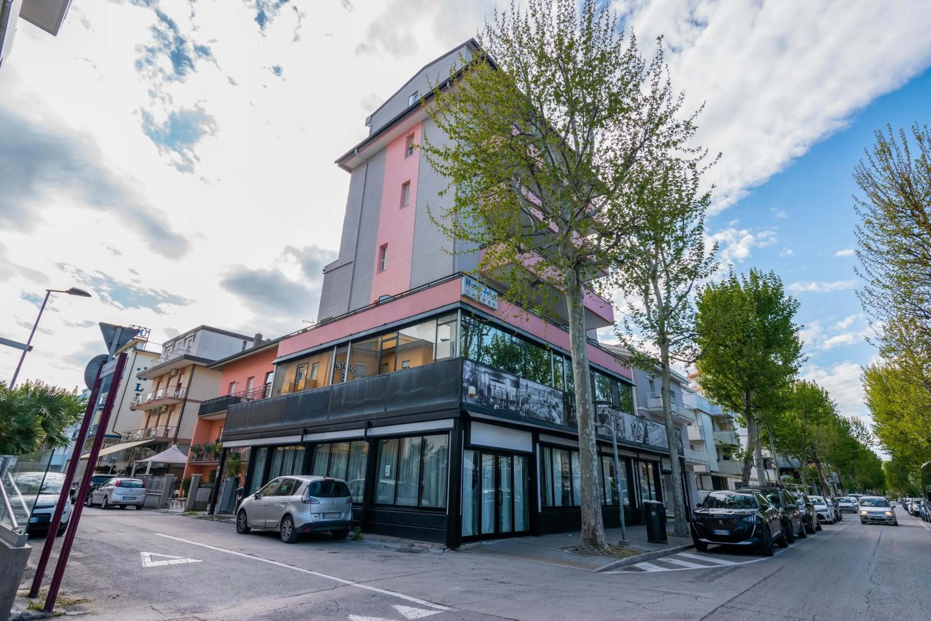 Facade/entrance in HOTEL JOHN