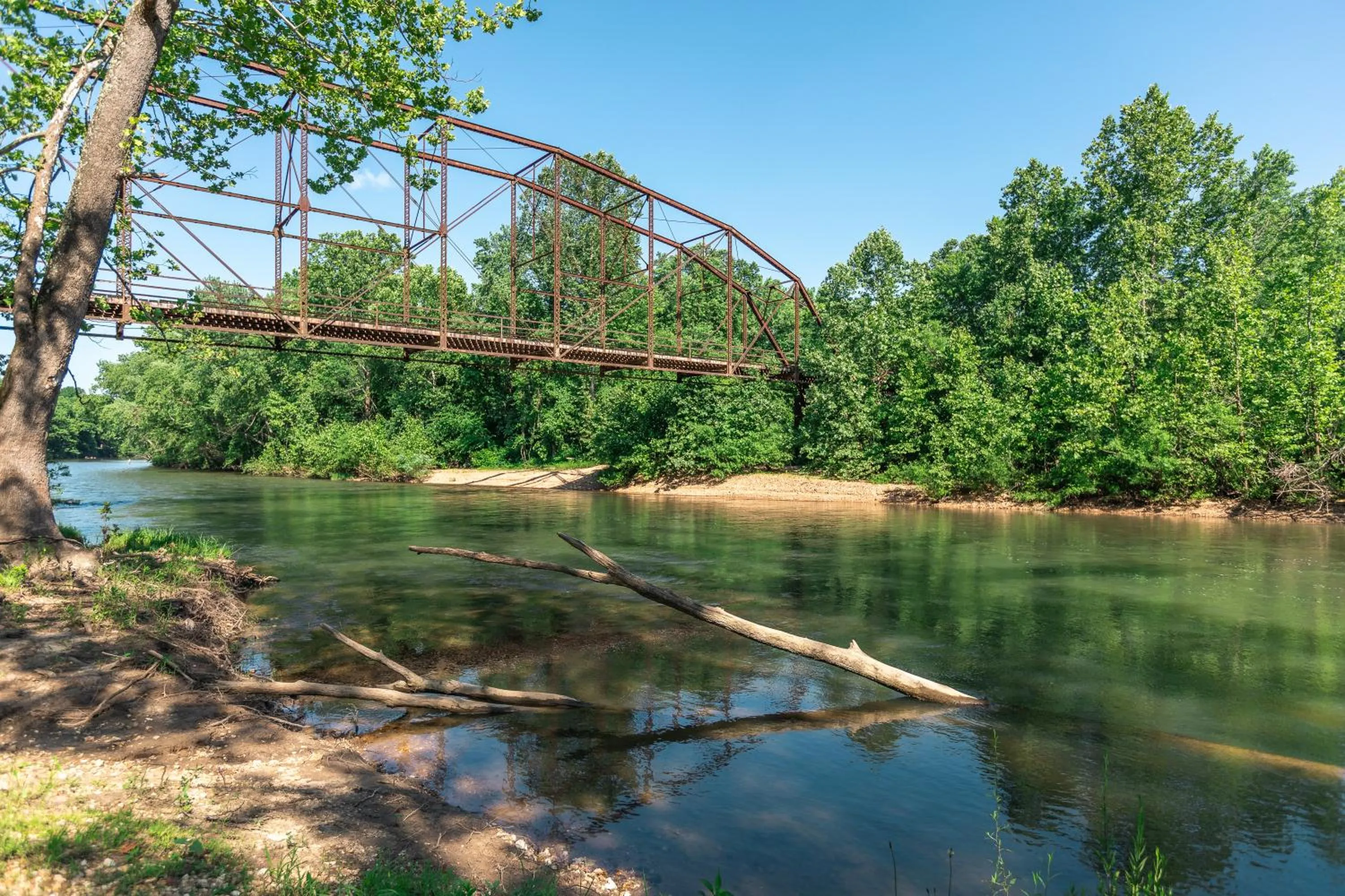 Property building in Meramec River Resort