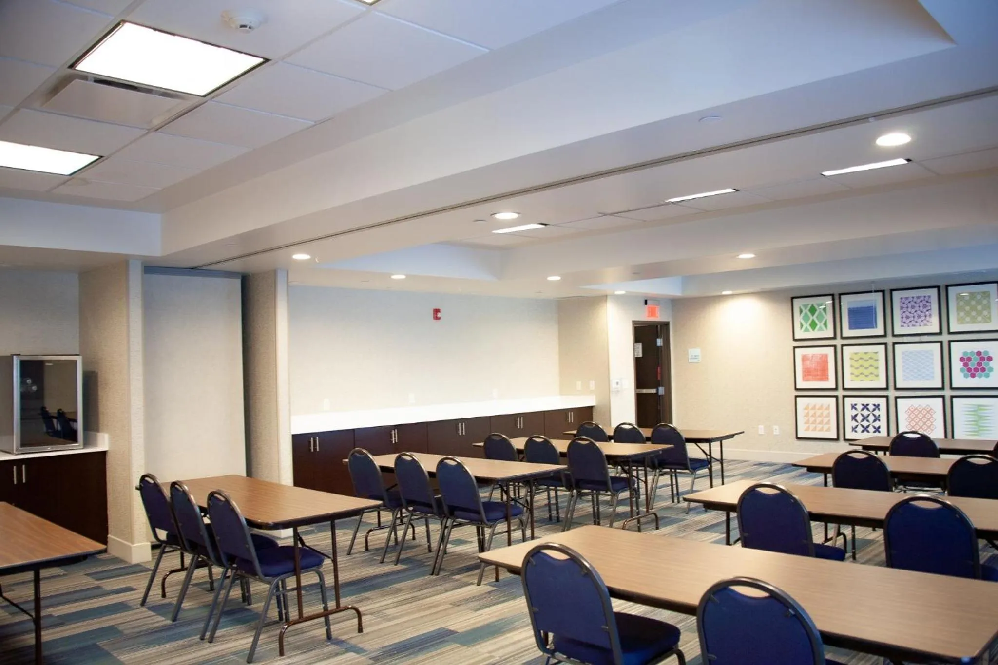 Meeting/conference room in Holiday Inn Express & Suites Overland Park by IHG