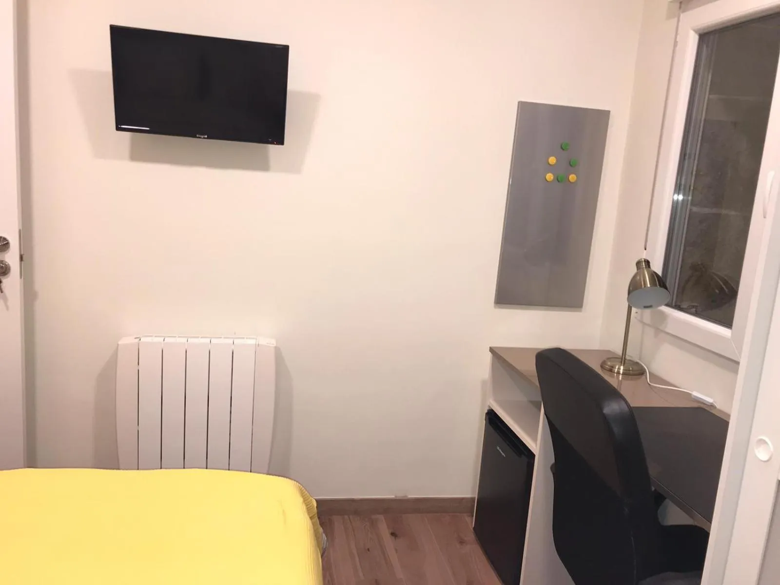 TV and multimedia in RESIDENCIA COMPOSTELA 2