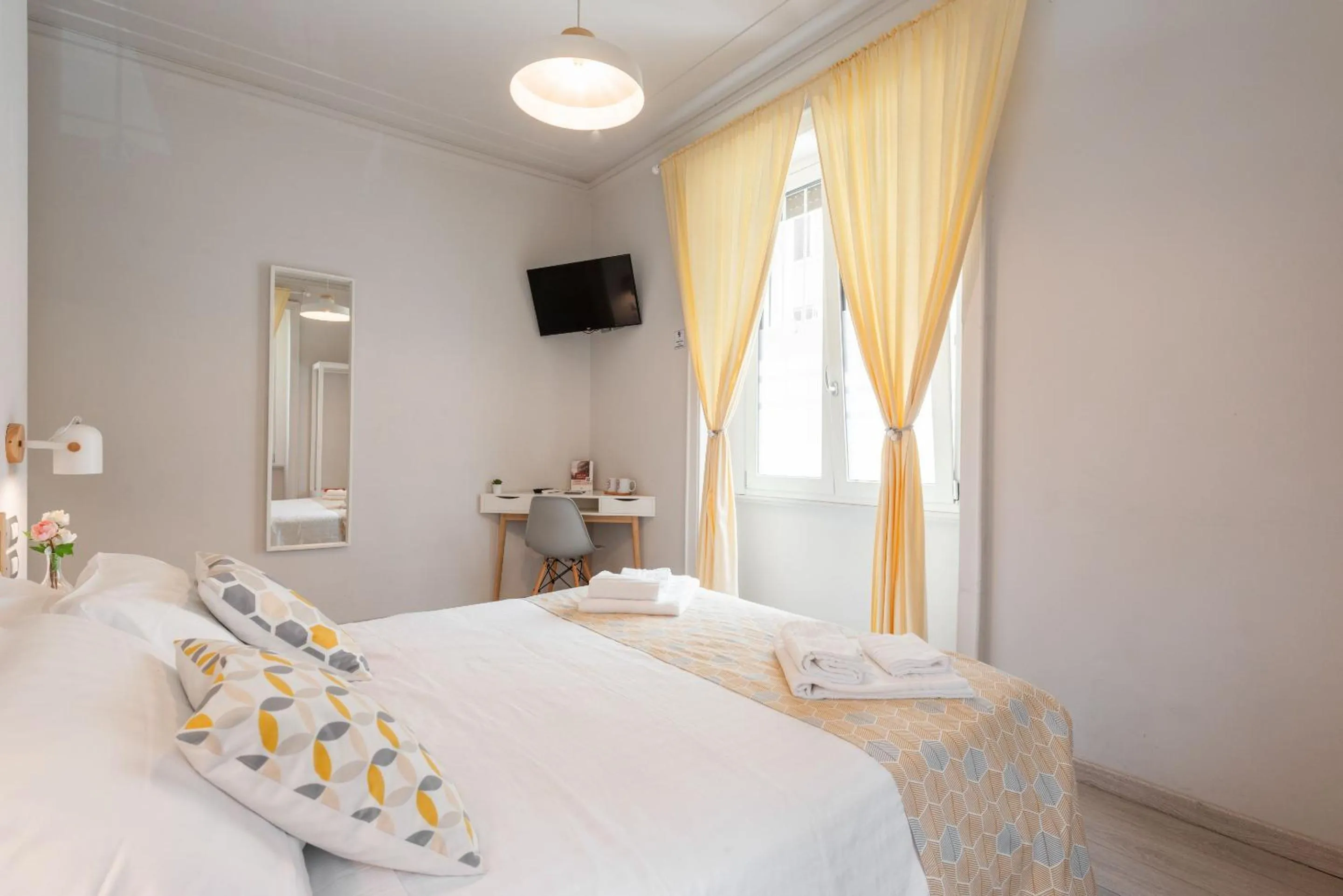 Bedroom, Bed in Winkler Suites