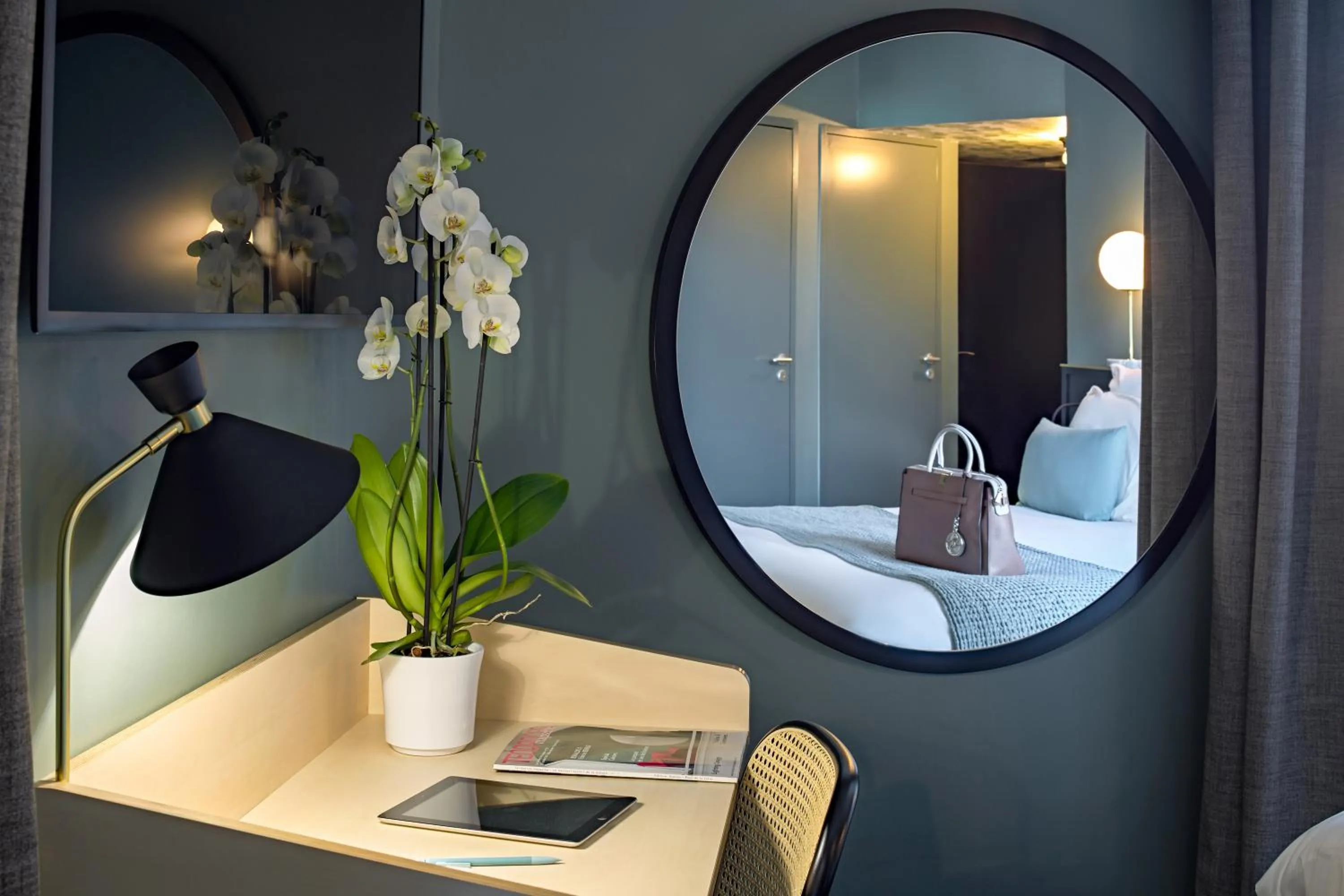 Decorative detail in Mercure Nantes Centre Passage Pommeraye