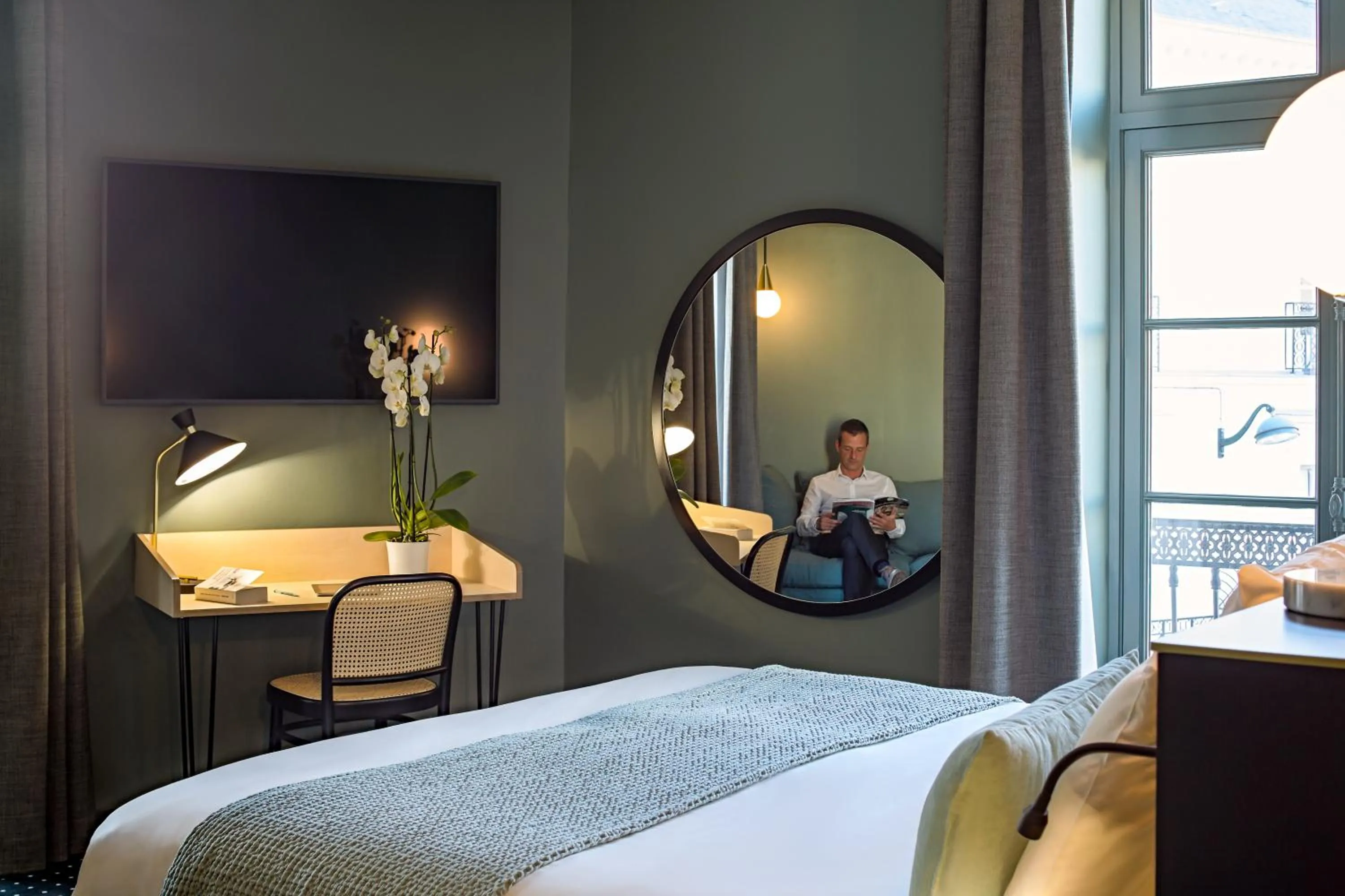 Decorative detail, Bed in Mercure Nantes Centre Passage Pommeraye