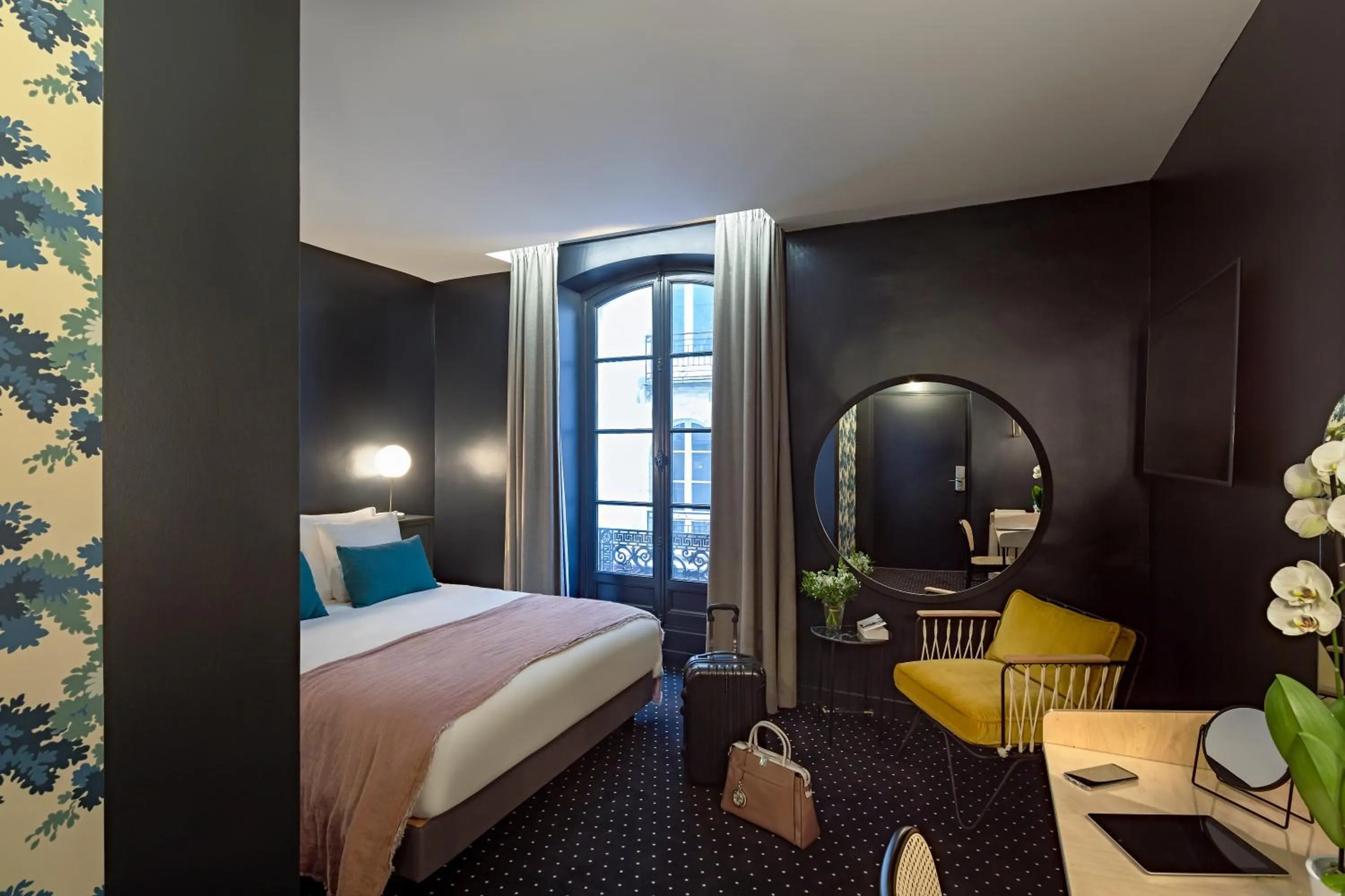 Decorative detail, Bed in Mercure Nantes Centre Passage Pommeraye