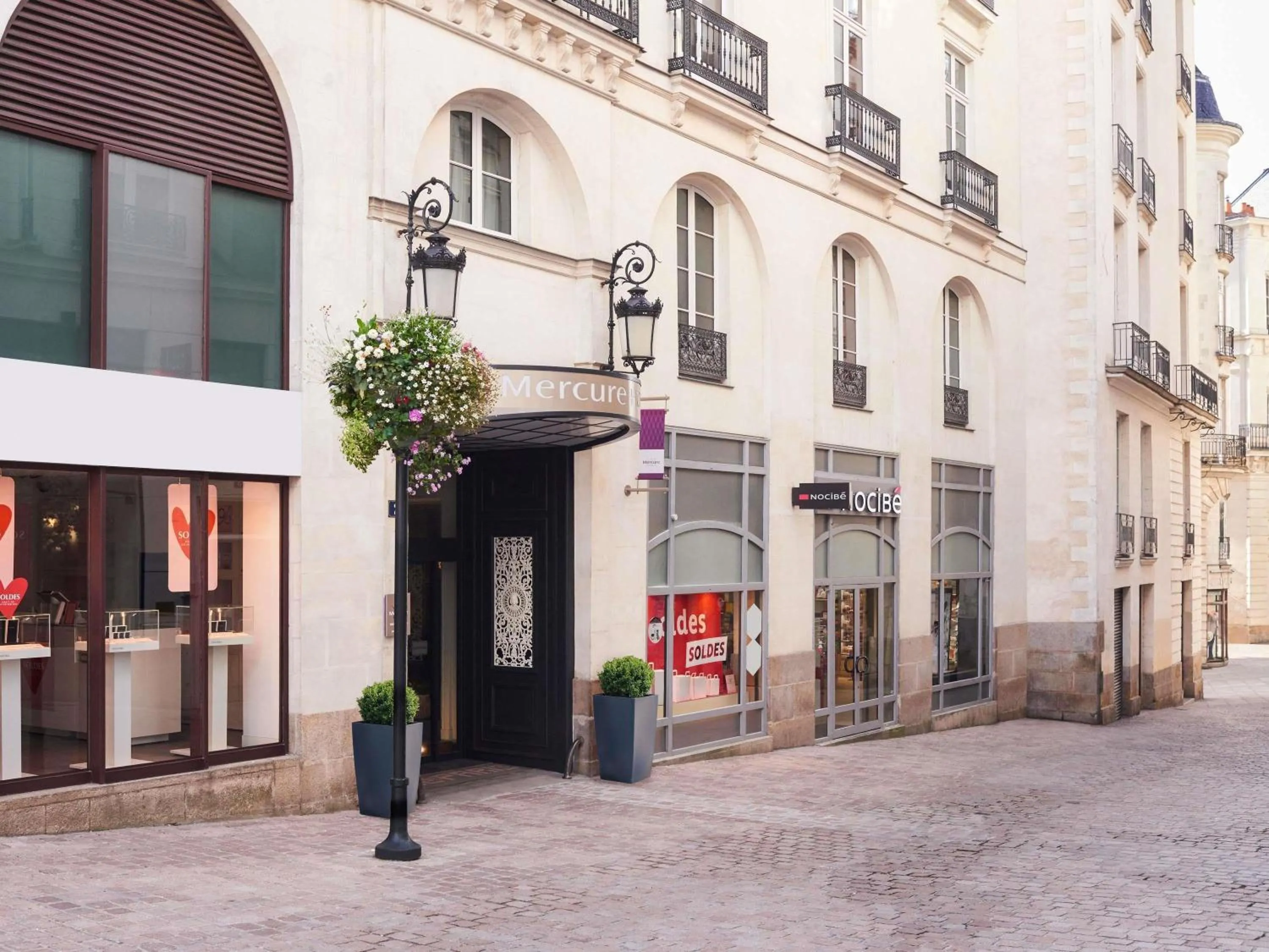 Property building in Mercure Nantes Centre Passage Pommeraye