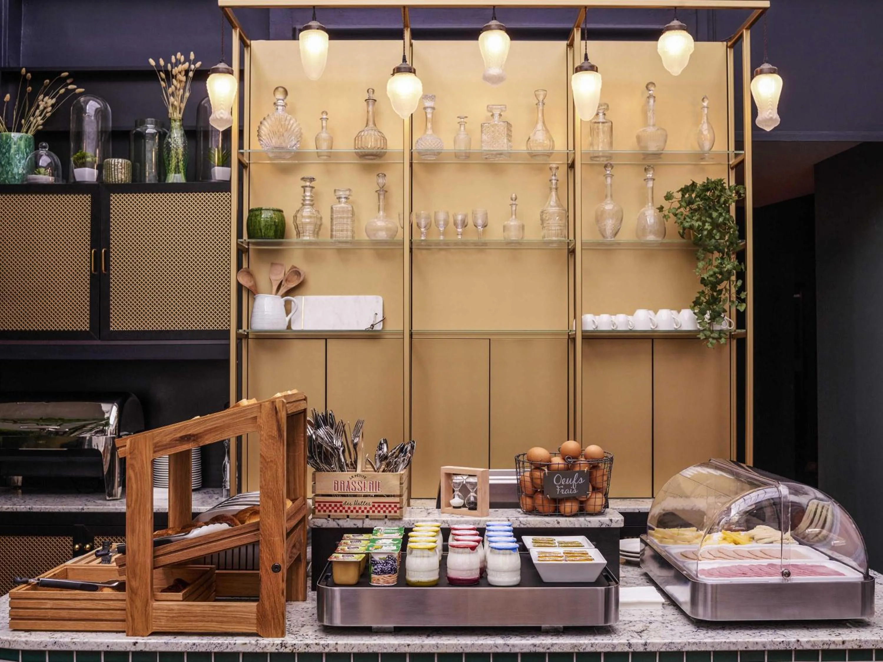 Breakfast in Mercure Nantes Centre Passage Pommeraye